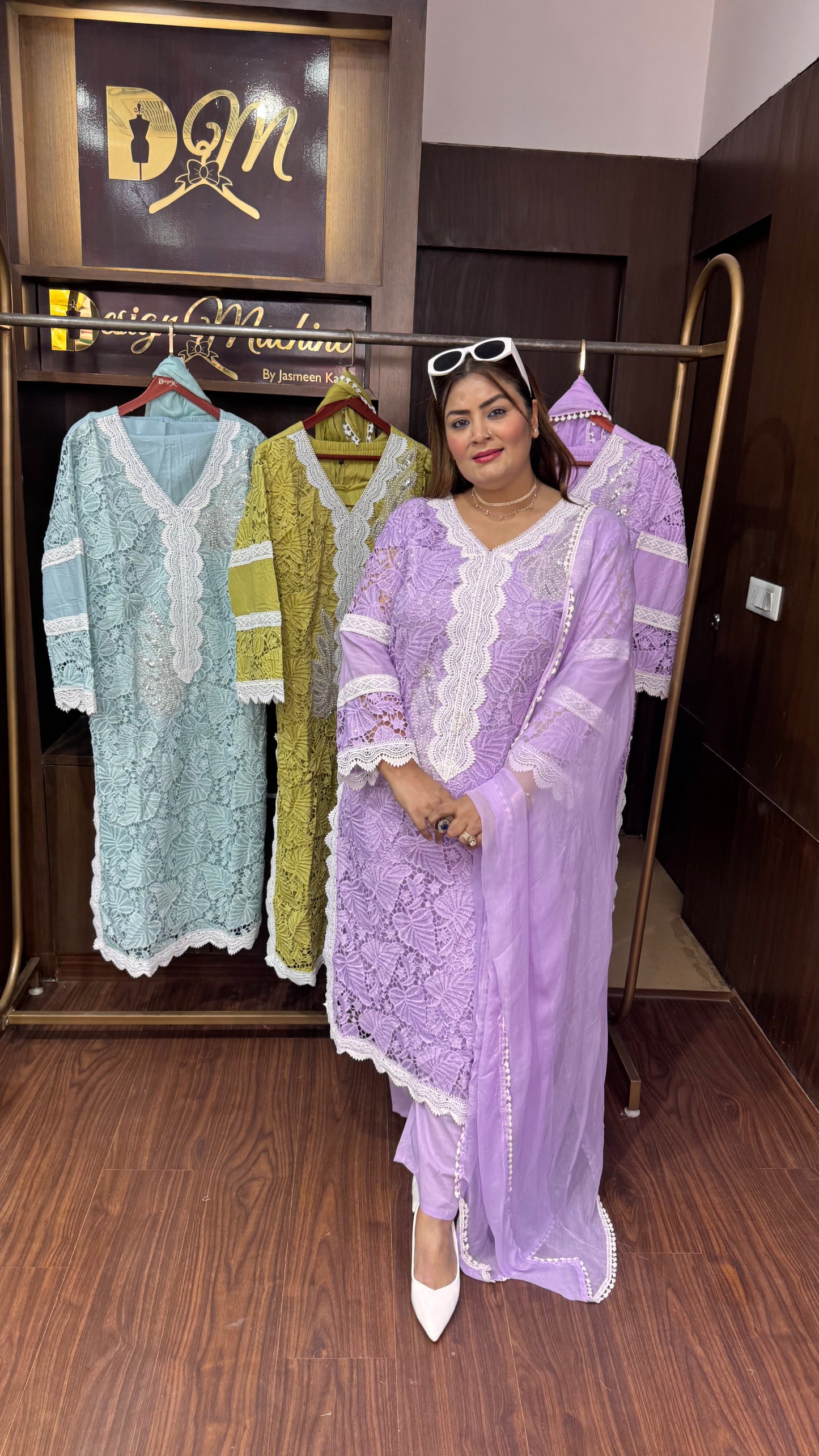 Arayna (Hakuba Chikan Fabric Suit)