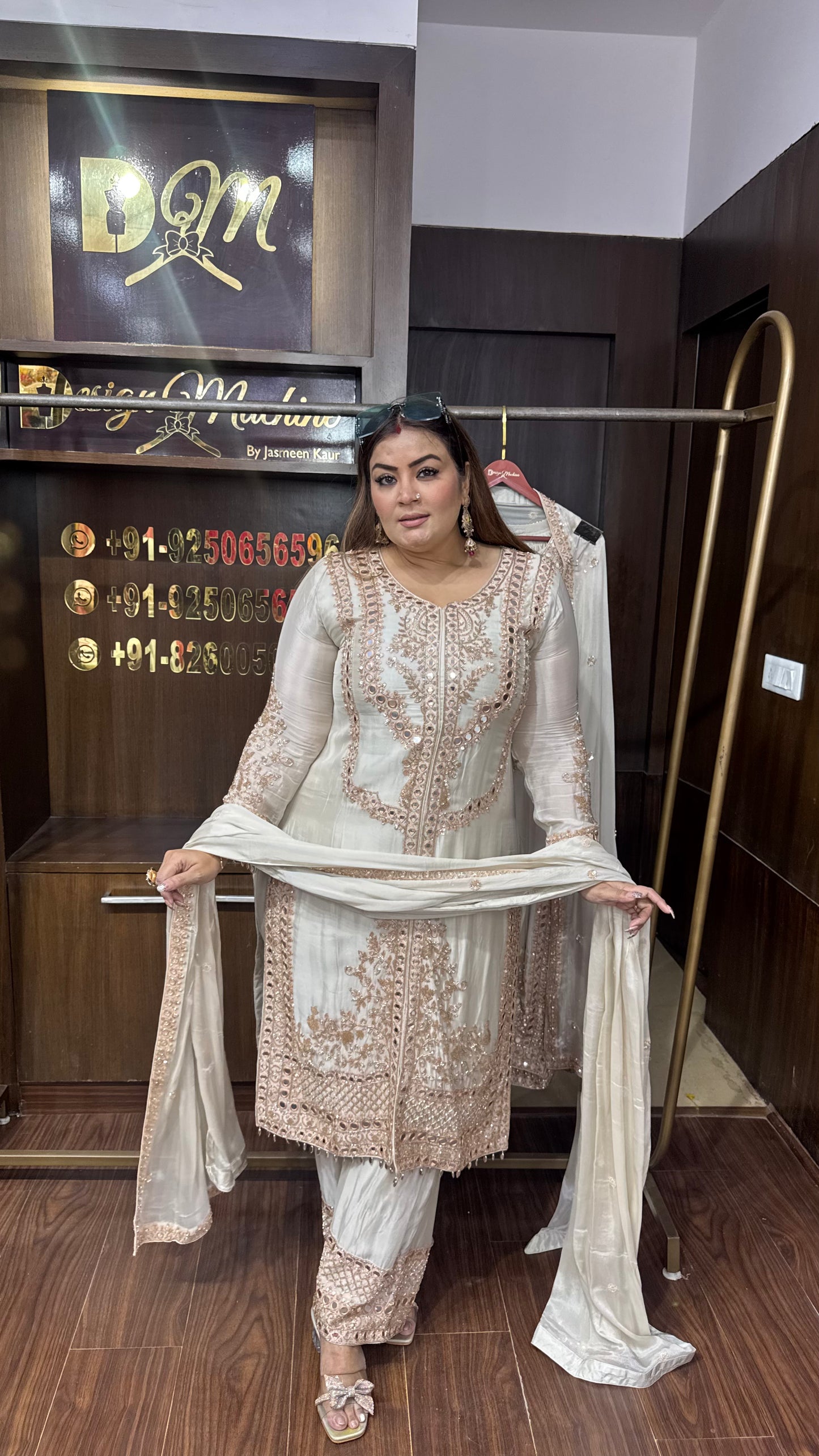Aafiya Pure Chunon Pakistani Suit