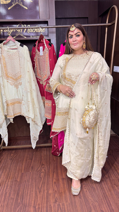 Mahira Royal (Stitch Suit)