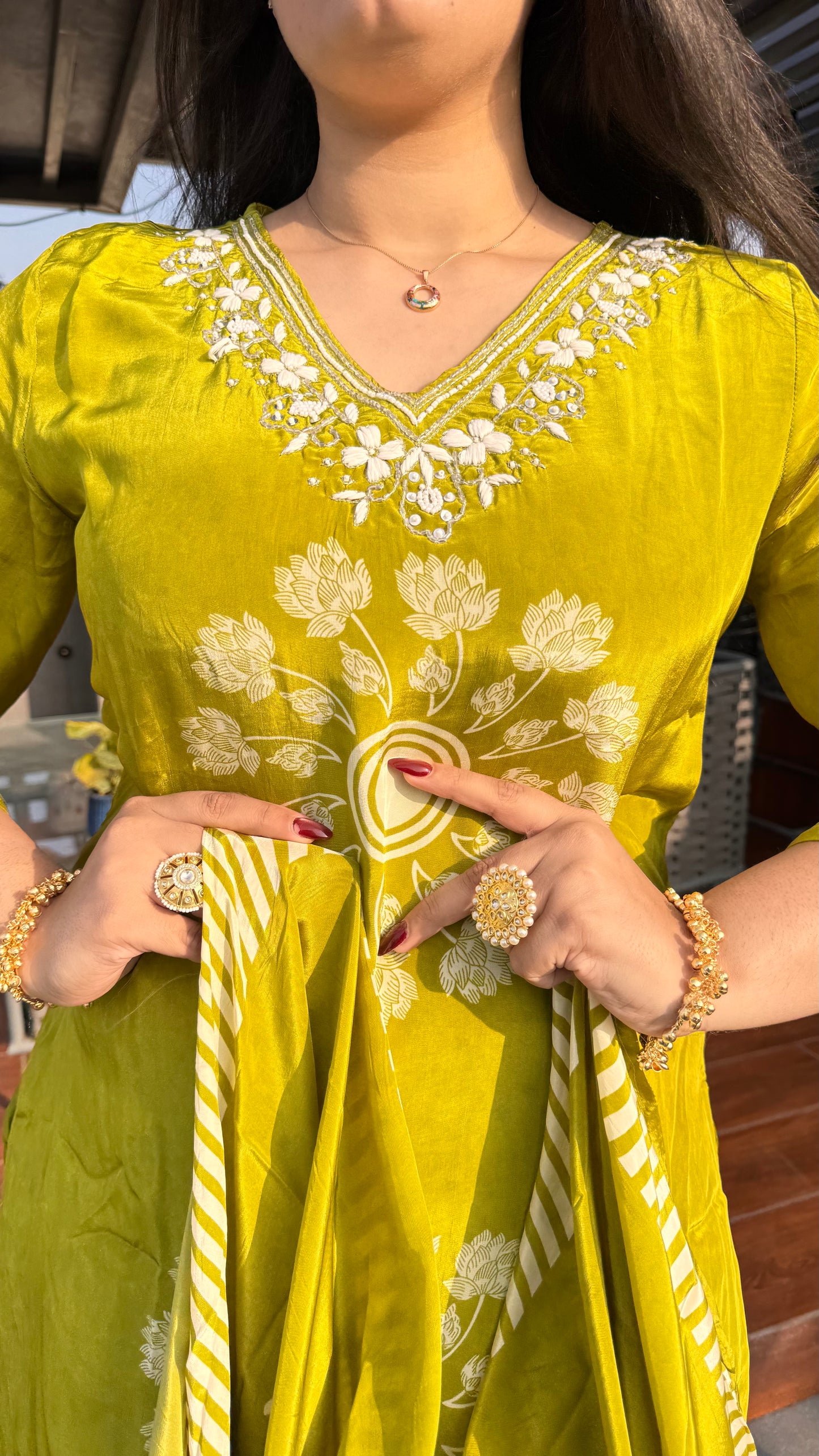 Oryvia (Pure Crepe Suit)