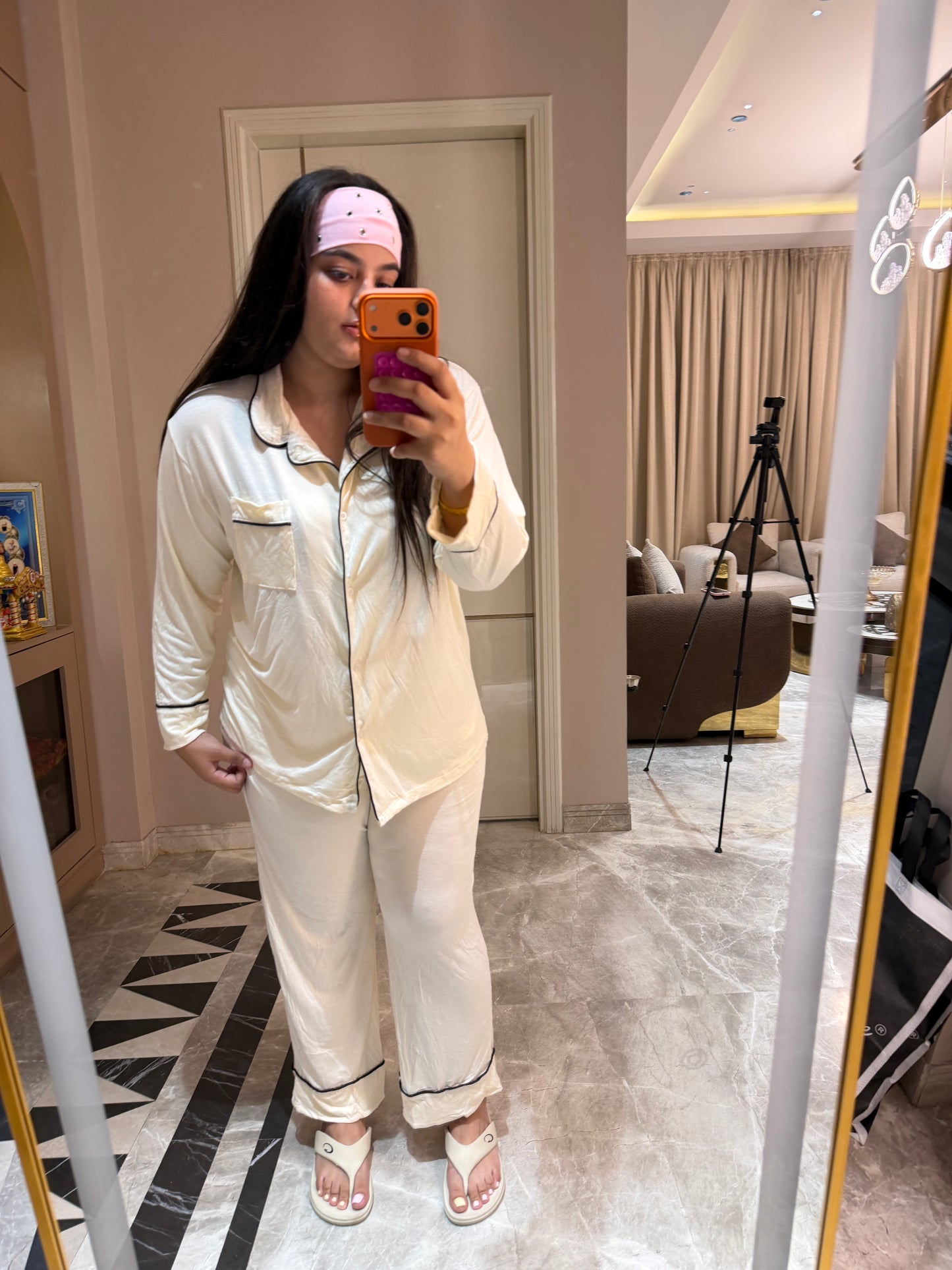 Roshia (Night Suit)