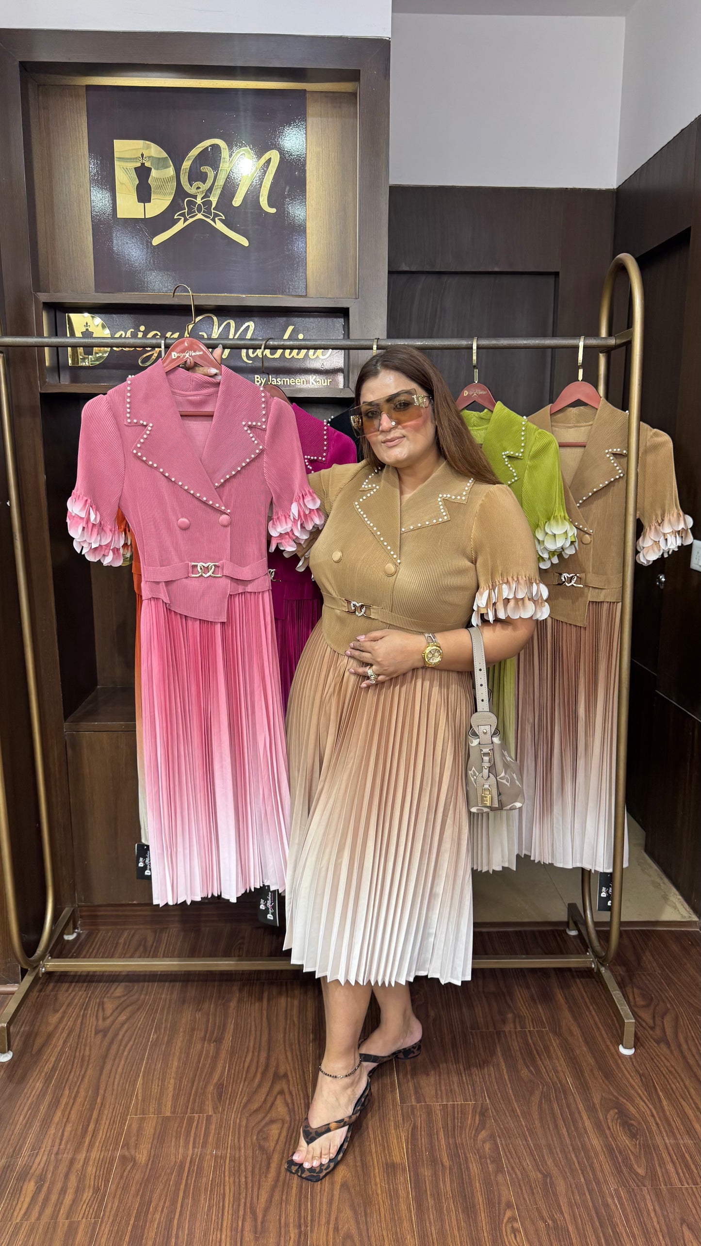 Viona (Magic Dress)