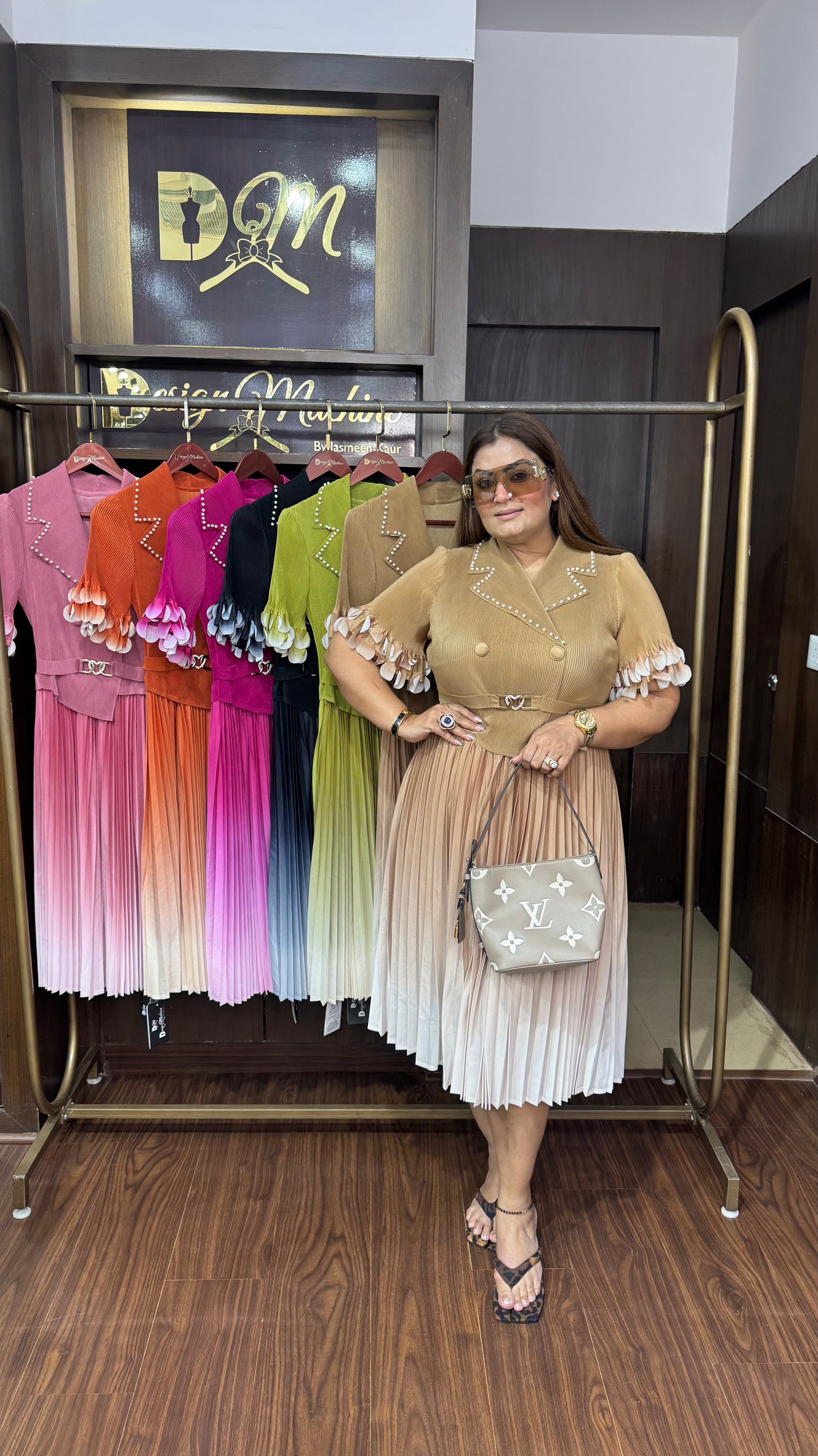 Viona (Magic Dress)