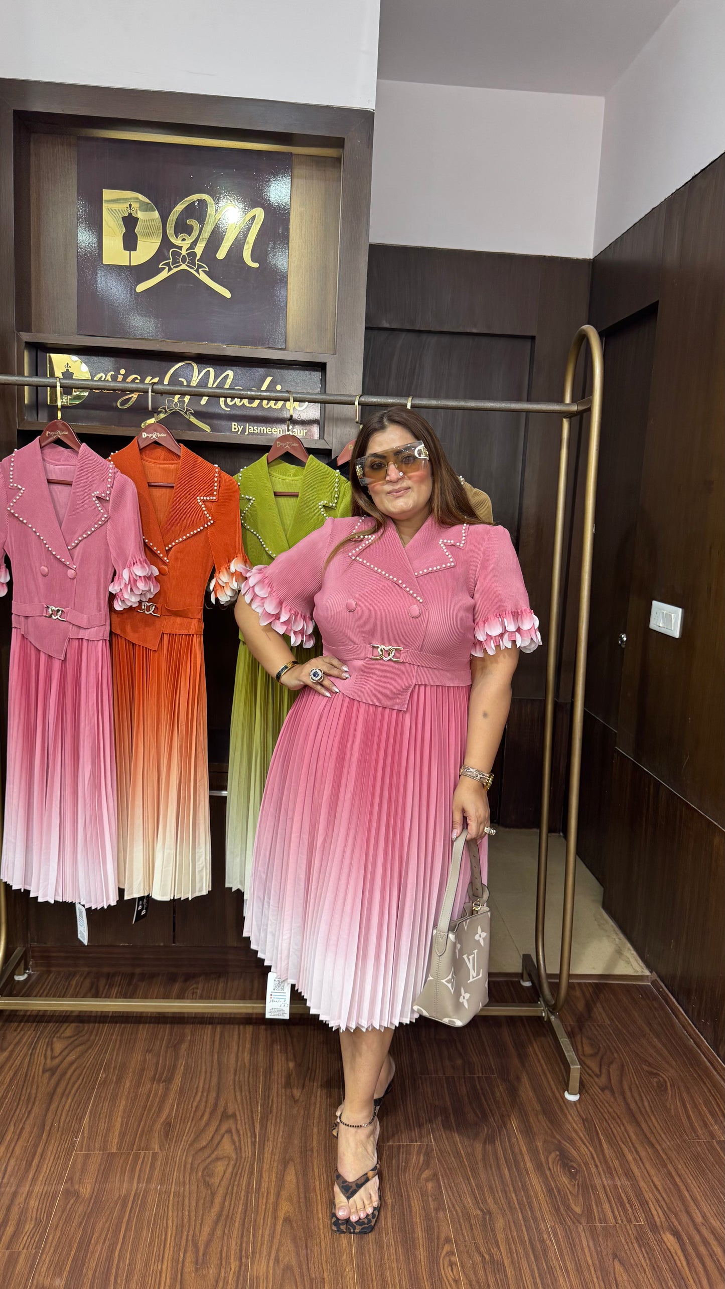 Viona (Magic Dress)