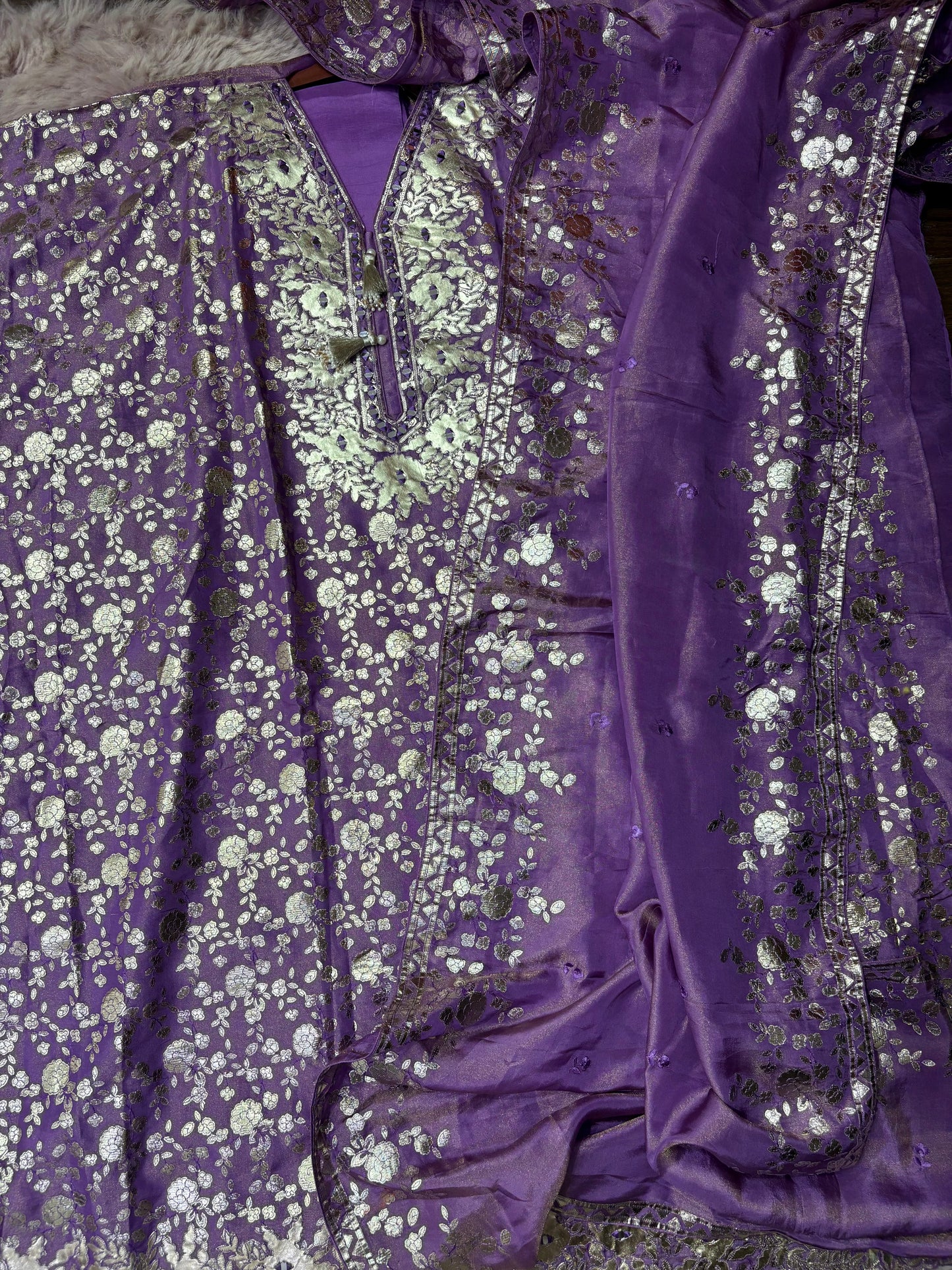 Nivora (Unstitched Suit)