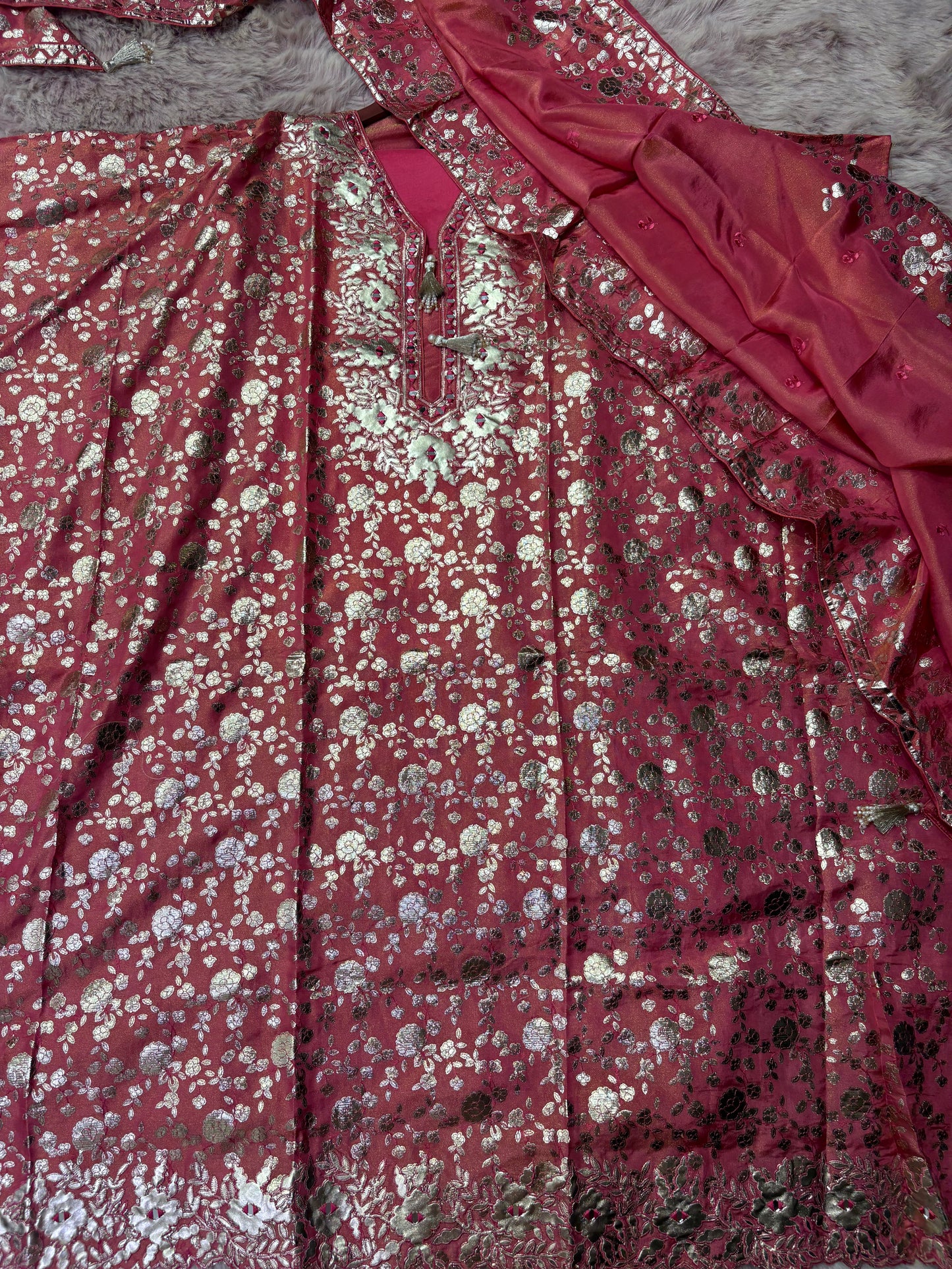 Nivora (Unstitched Suit)