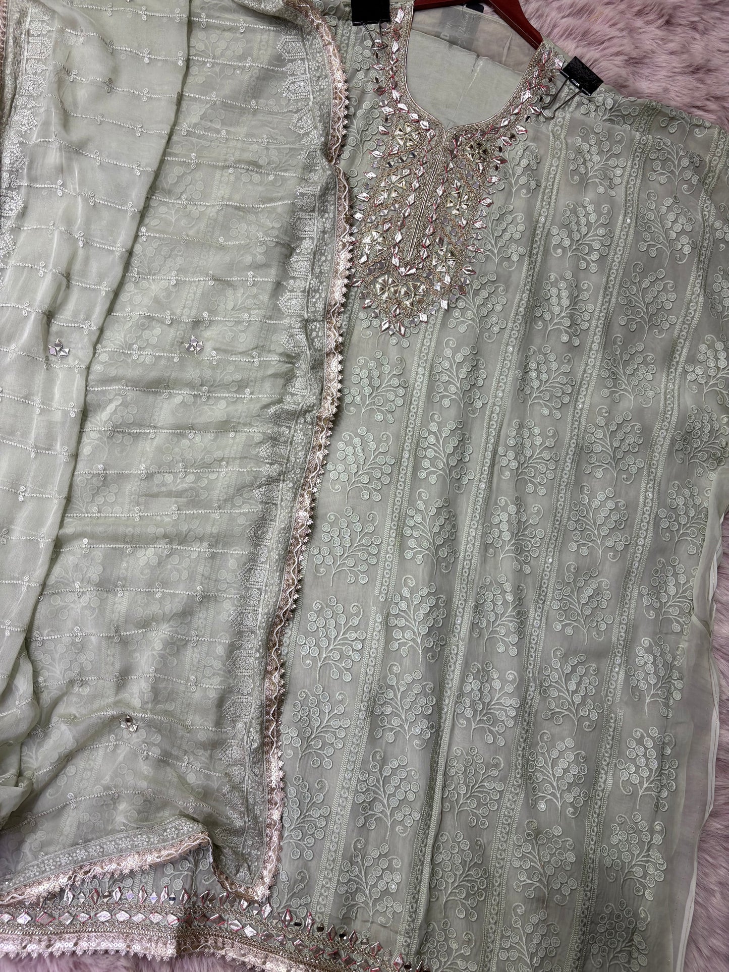 Valeshiya (Unstitched Suit)