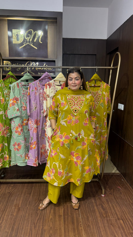 Kirti (Malmal Cotton Suit)
