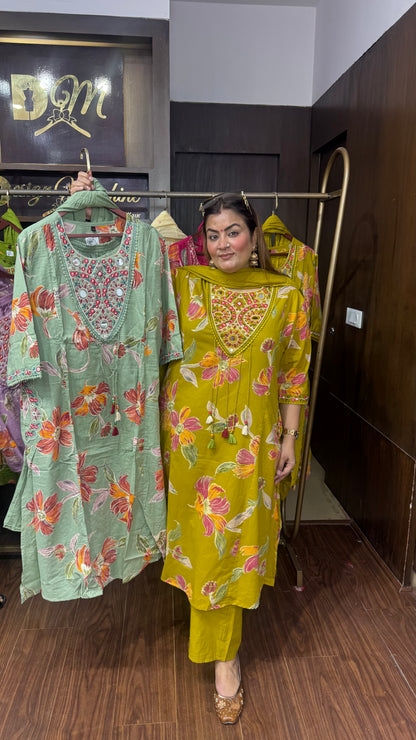 Kirti (Malmal Cotton Suit)