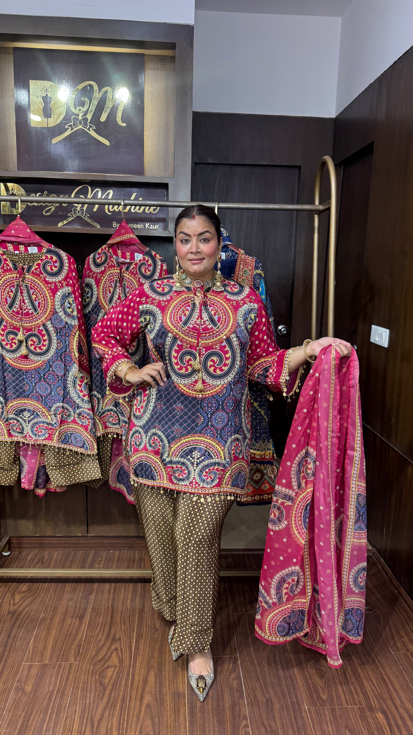 Ruhee (Pure Crepe Suit)