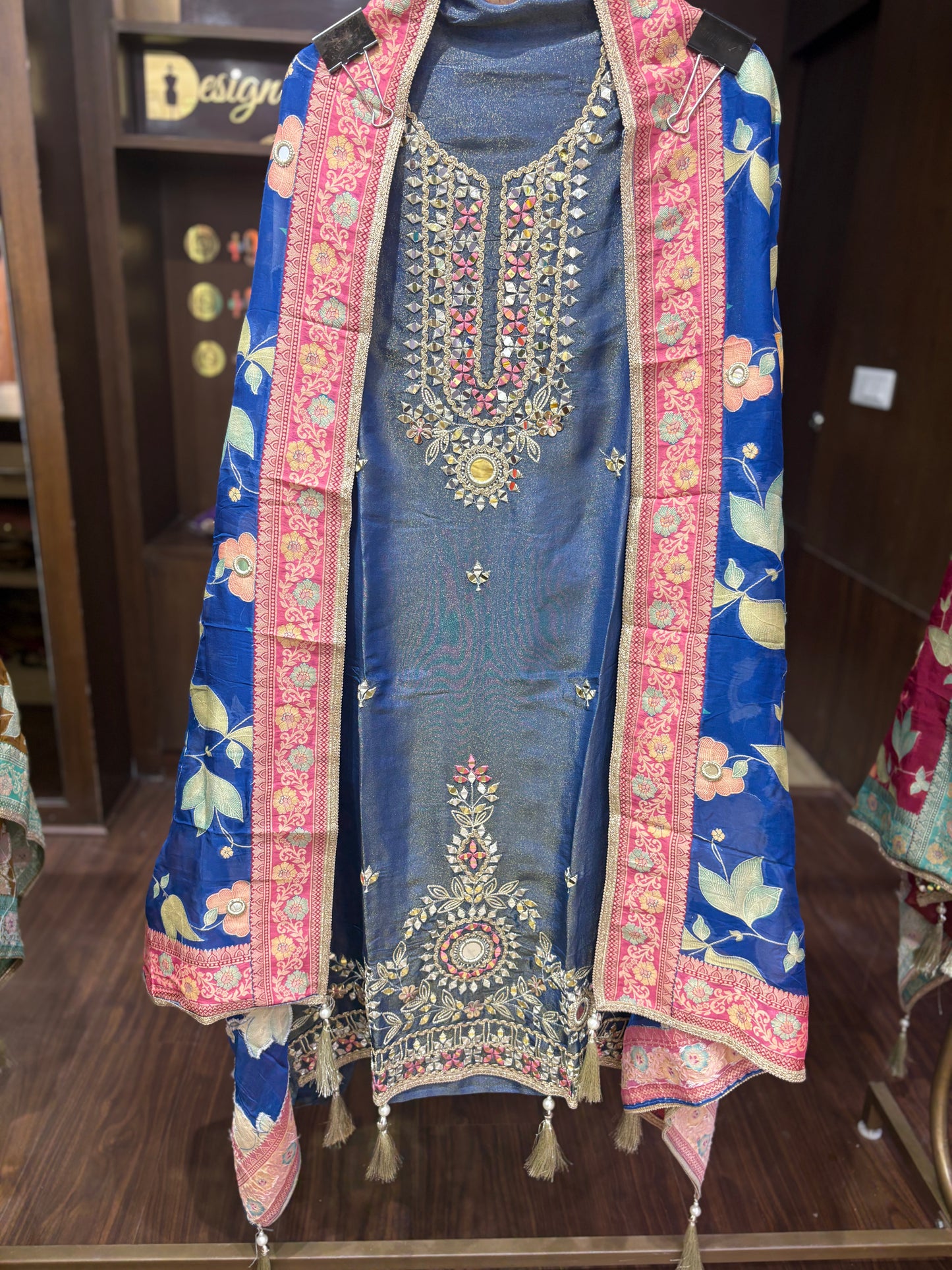 Nooranshi (Unstitched Suit)