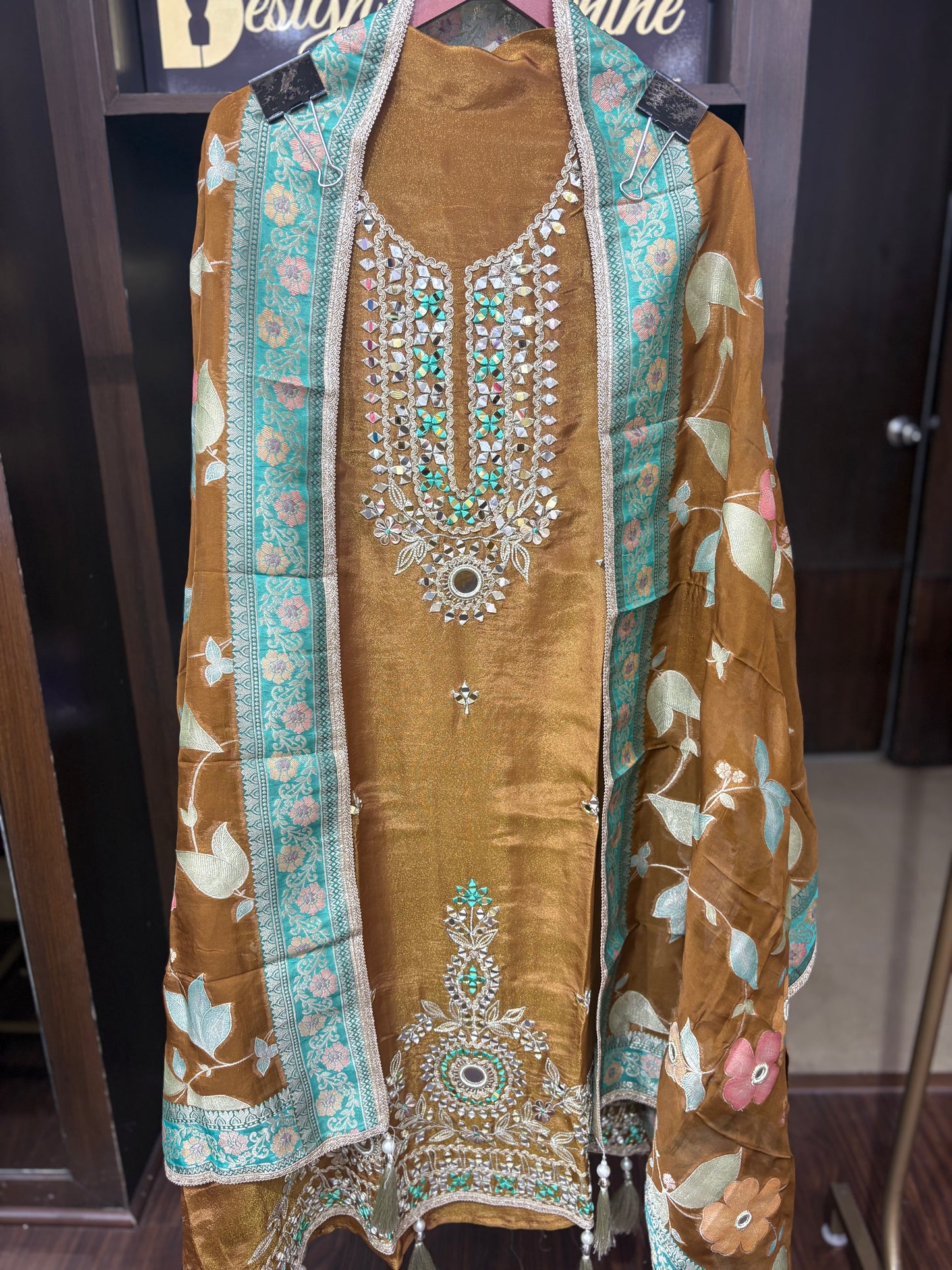 Nooranshi (Unstitched Suit)