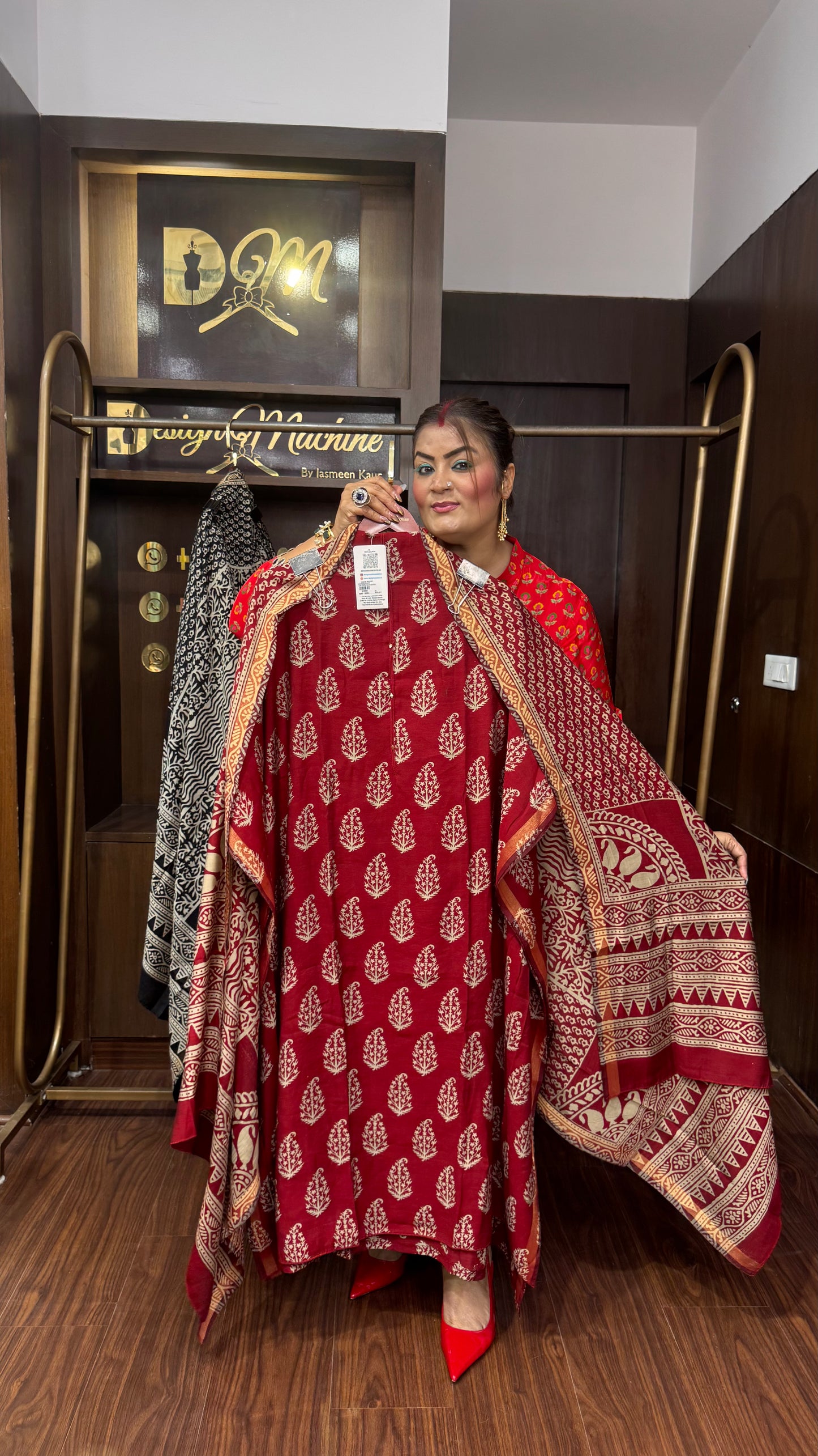 Nayzara (Unstitch Suit)