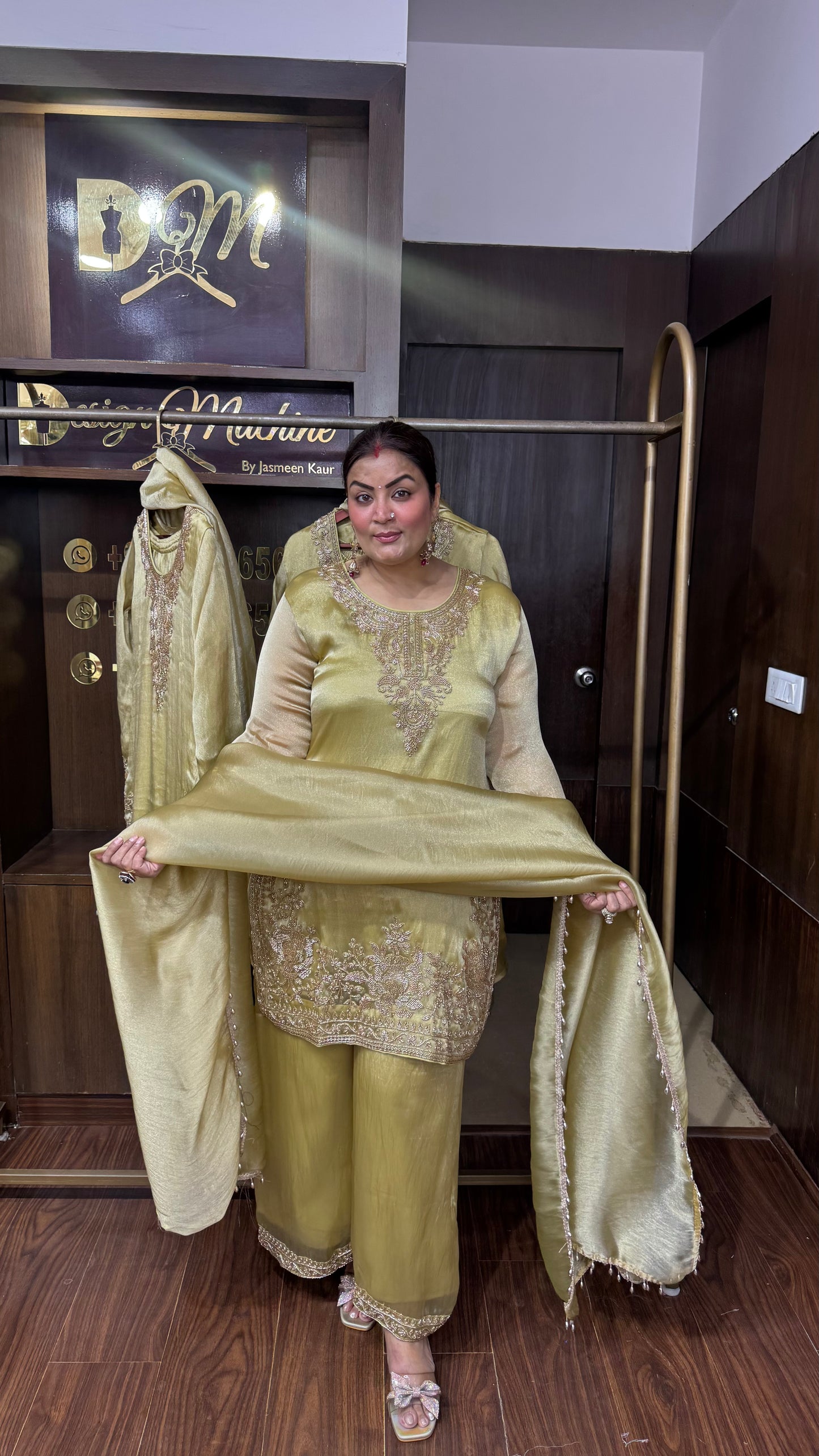 Zehra Ziraff Tissue Suit