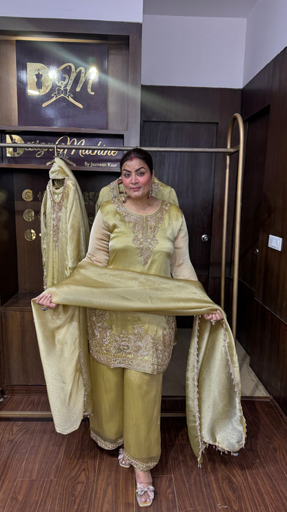 Zehra Ziraff Tissue Suit