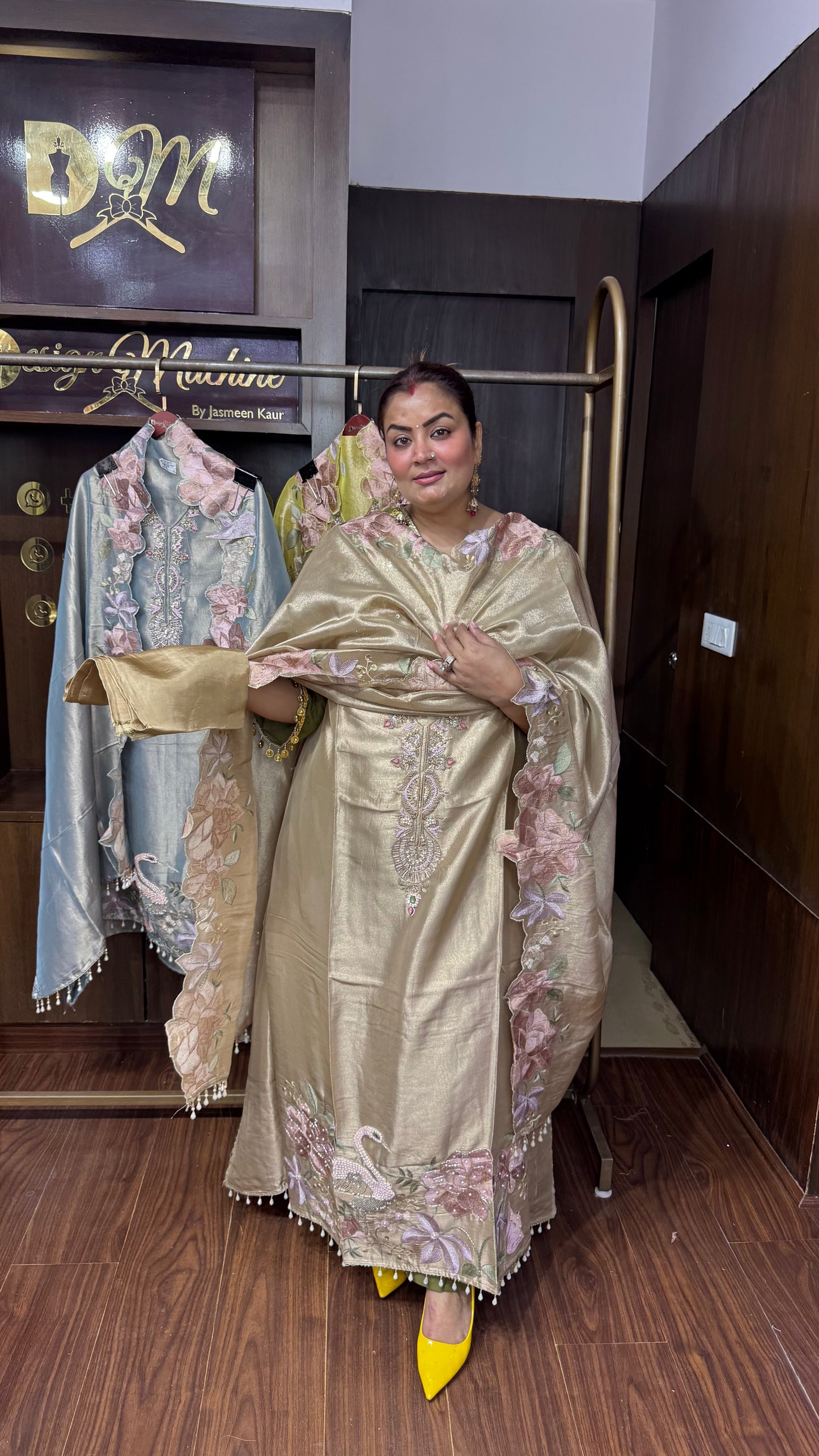 Zoya Ziraff Tissue Unstitched Suit