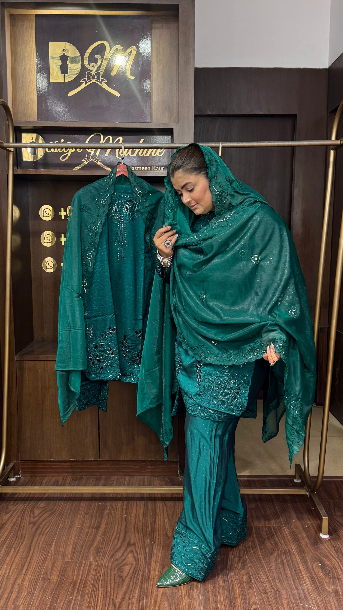 Riwaayat (Pakistani Suit)