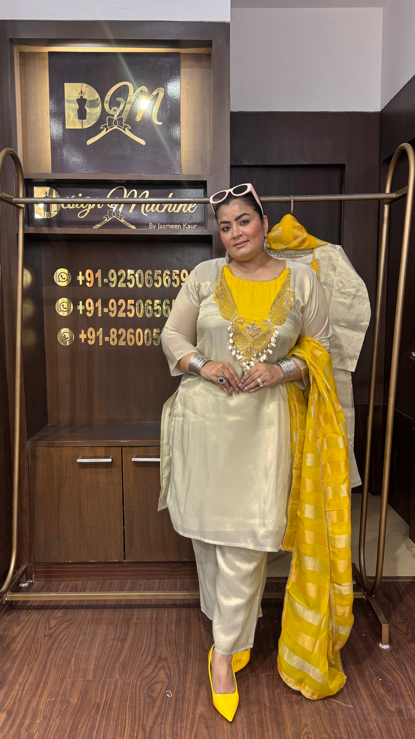 Zarika (Glass Tissue Stitched Suit)