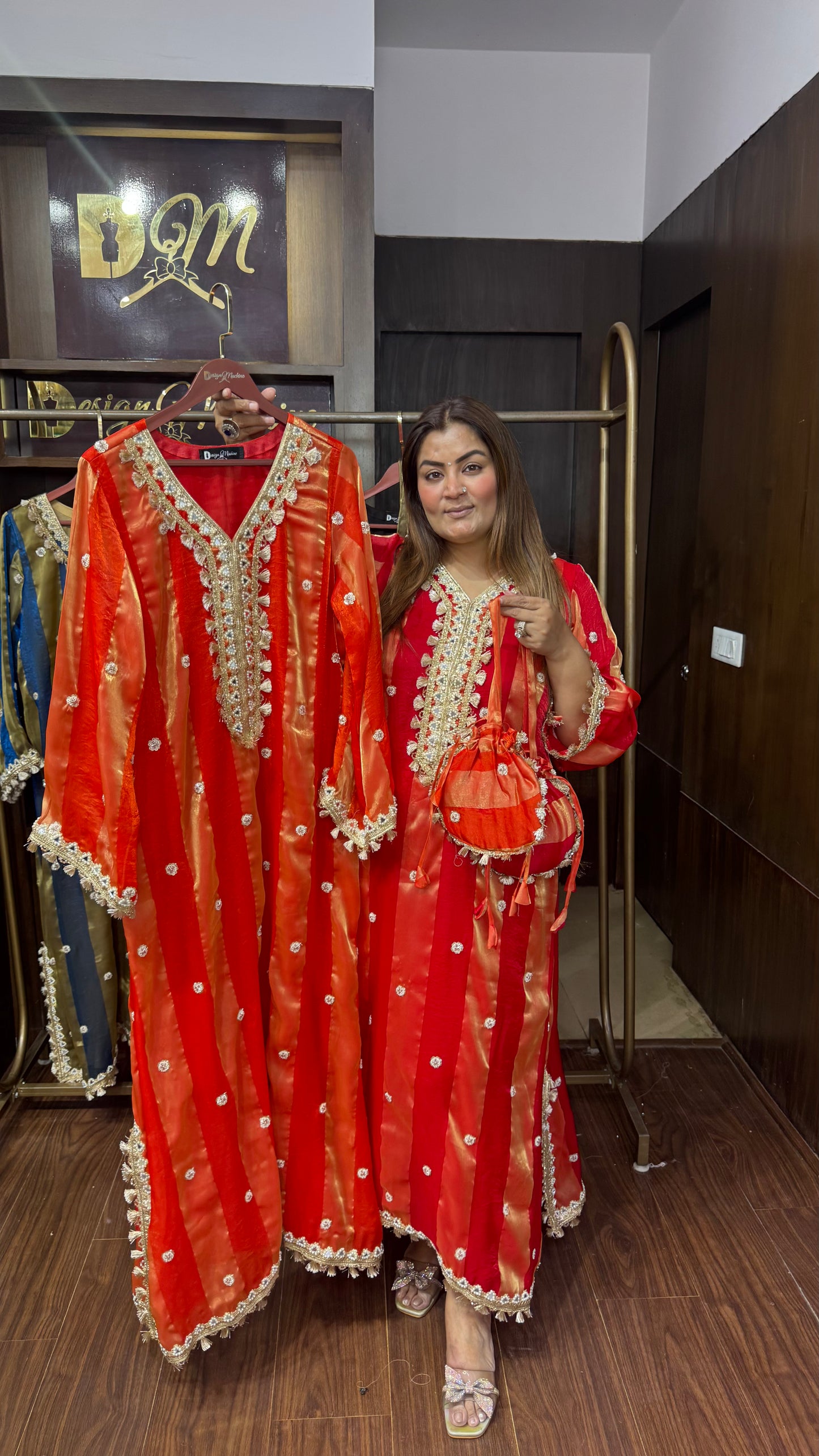 Mahira Glass Tissue Phiran with Potli