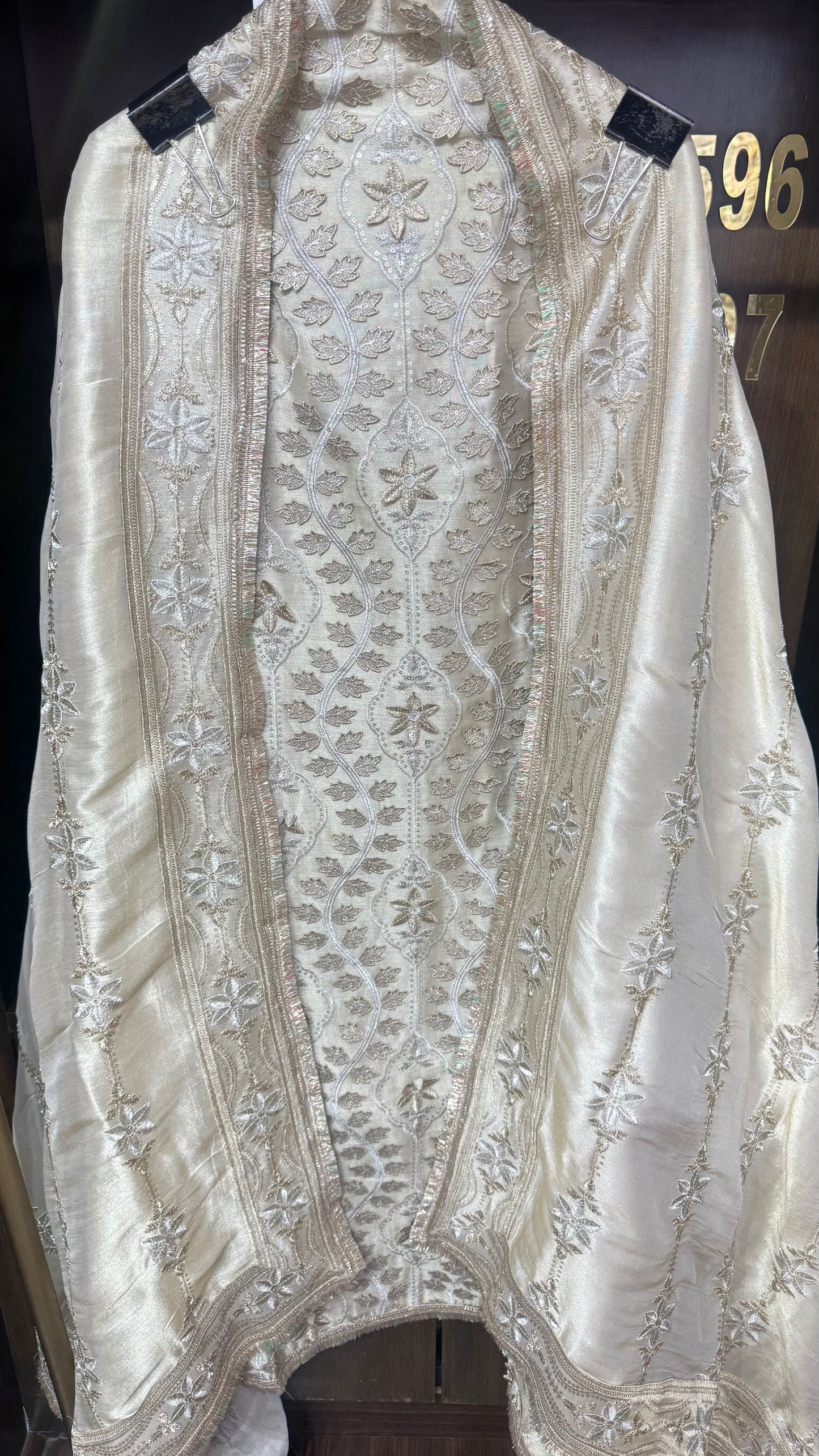 Astha (Ziraff Tissue Unstitch Suit)