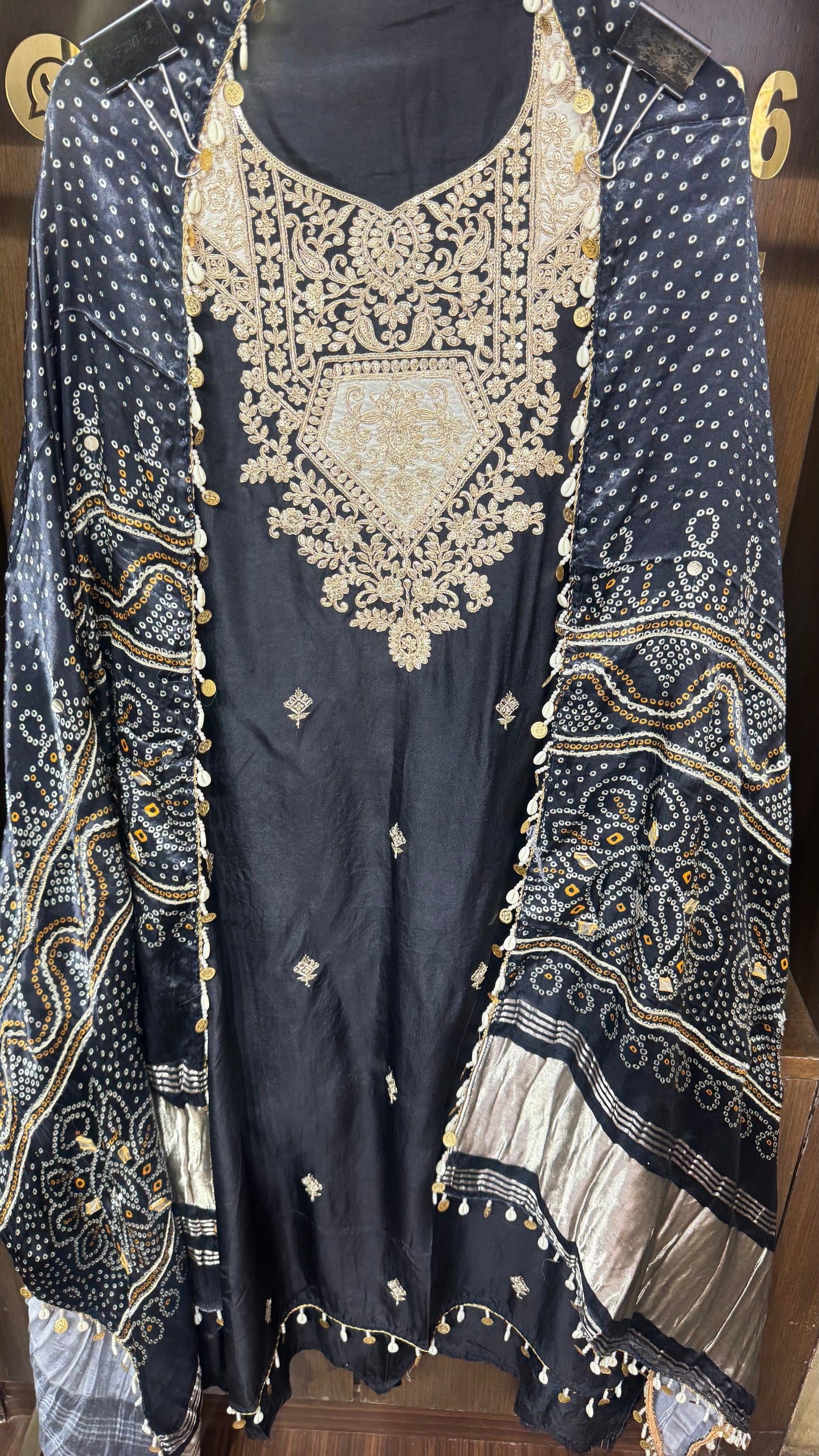 Ishima (Gajji Silk Unstitch Suit)