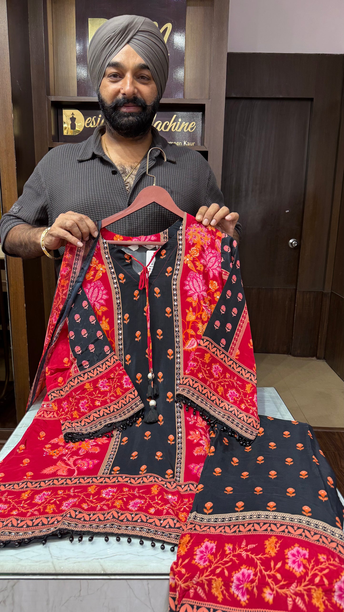 Kavya (Pure Crepe Suit)