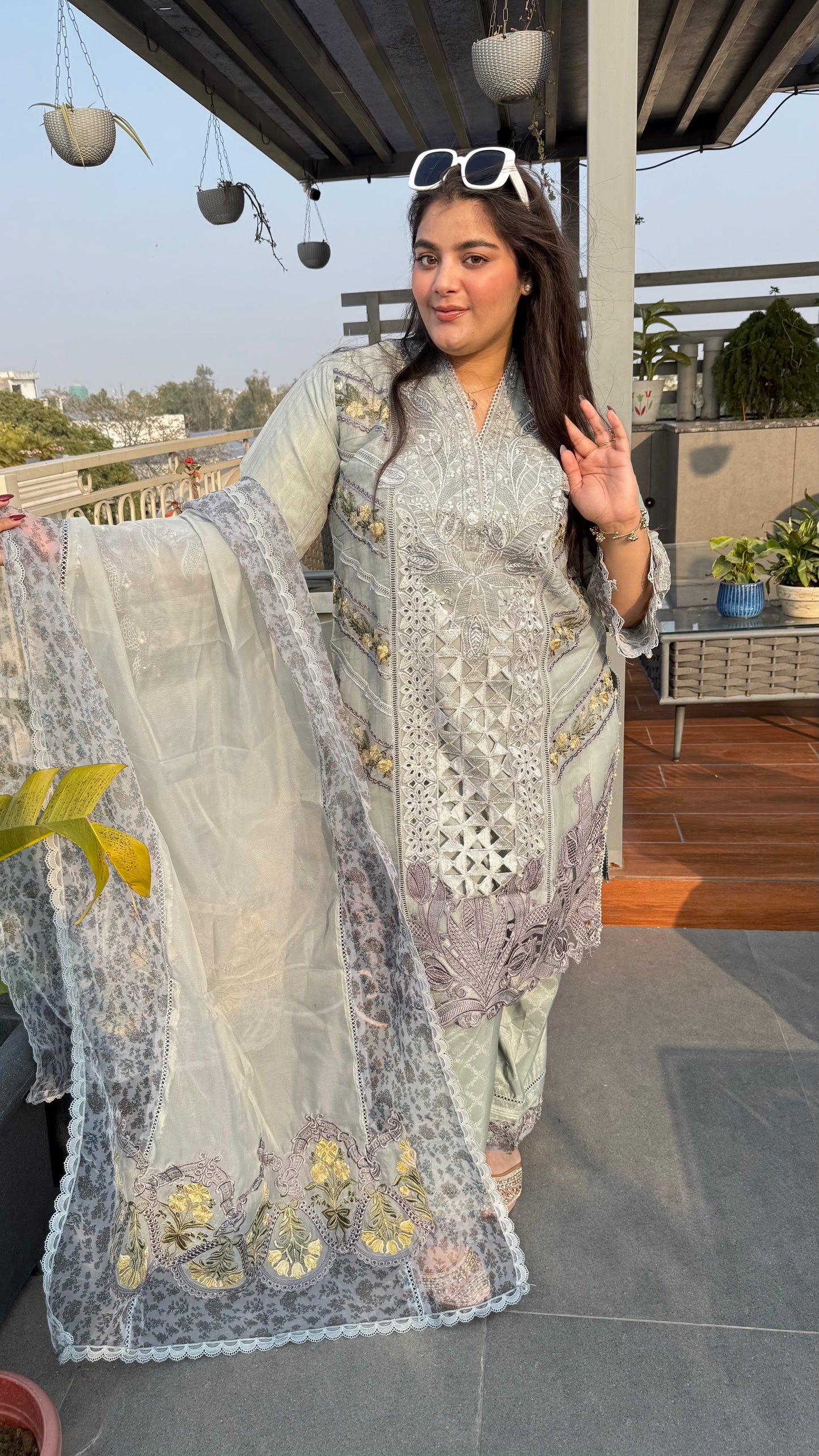 Qayraa (Pakistani Suit)