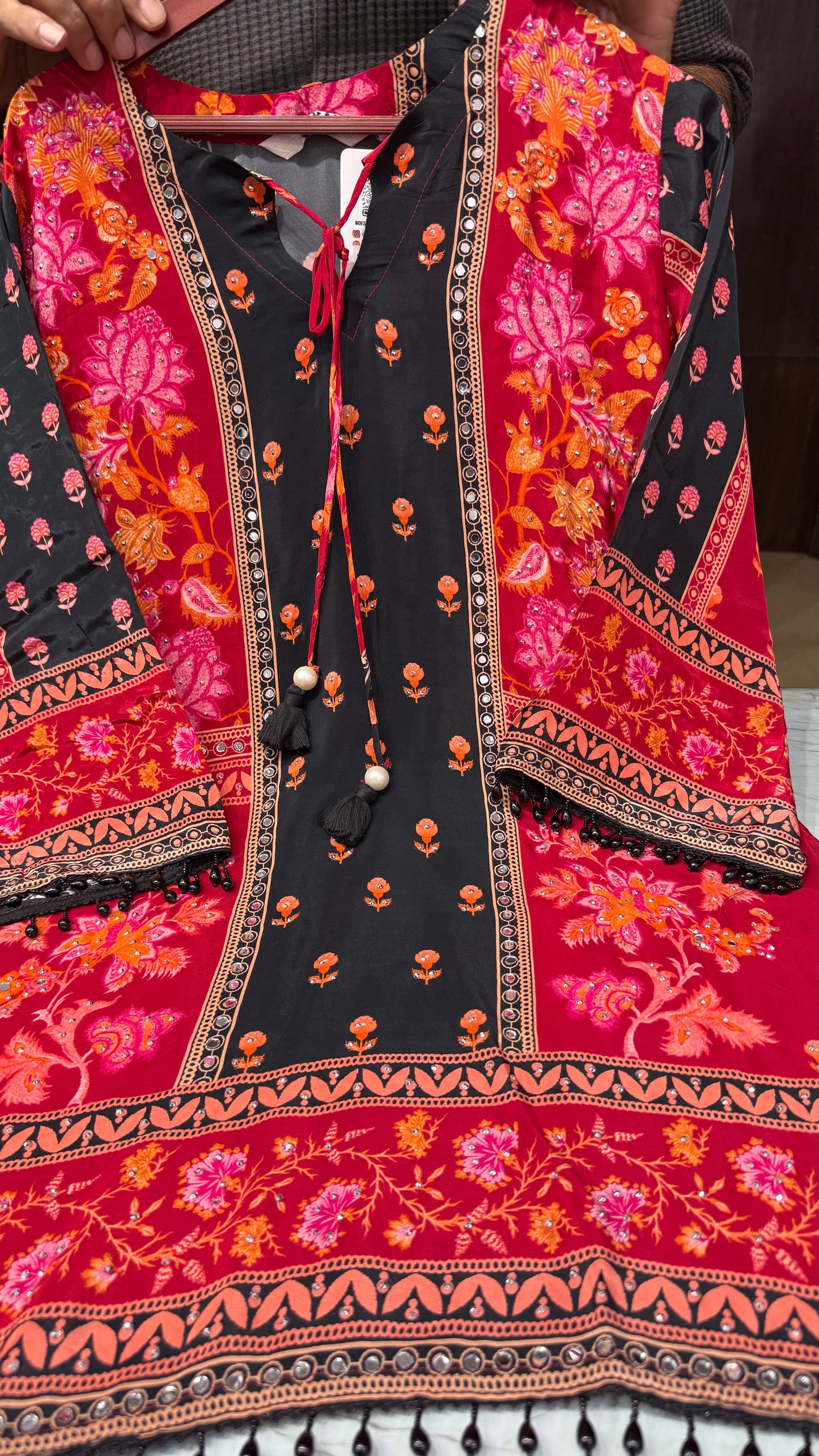 Kavya (Pure Crepe Suit)