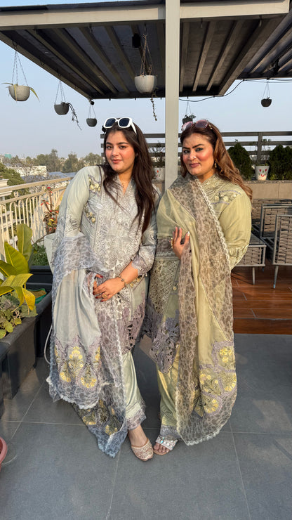 Qayraa (Pakistani Suit)