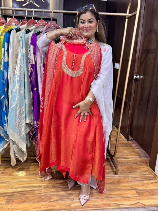 Modish Drape