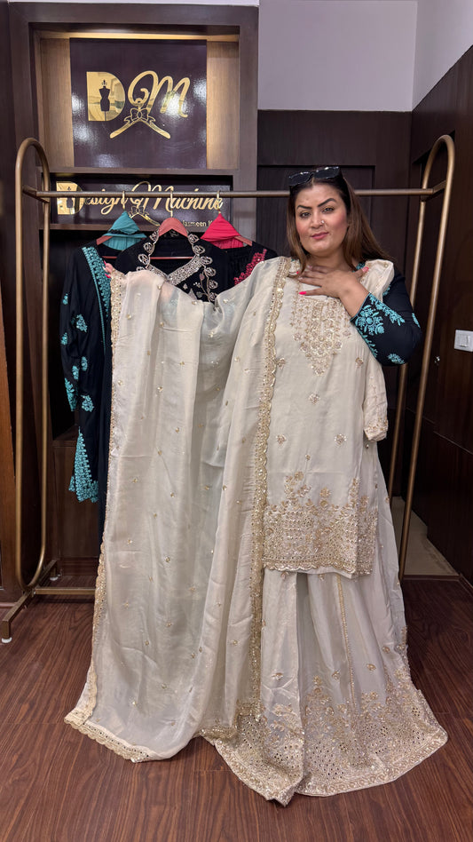 Oveliya (Glass Tissue Fabric Suit)