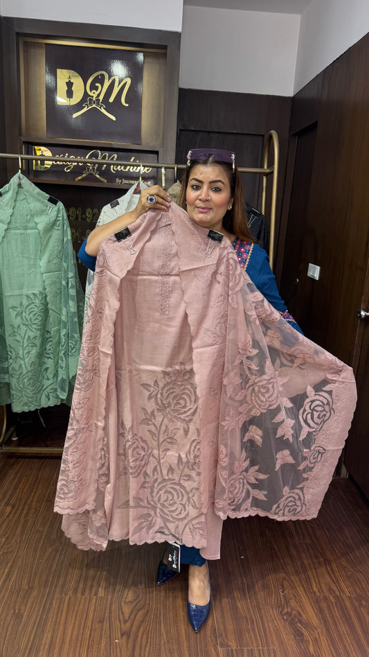 Zunaira (Malmal Cotton Unstitch Suit)