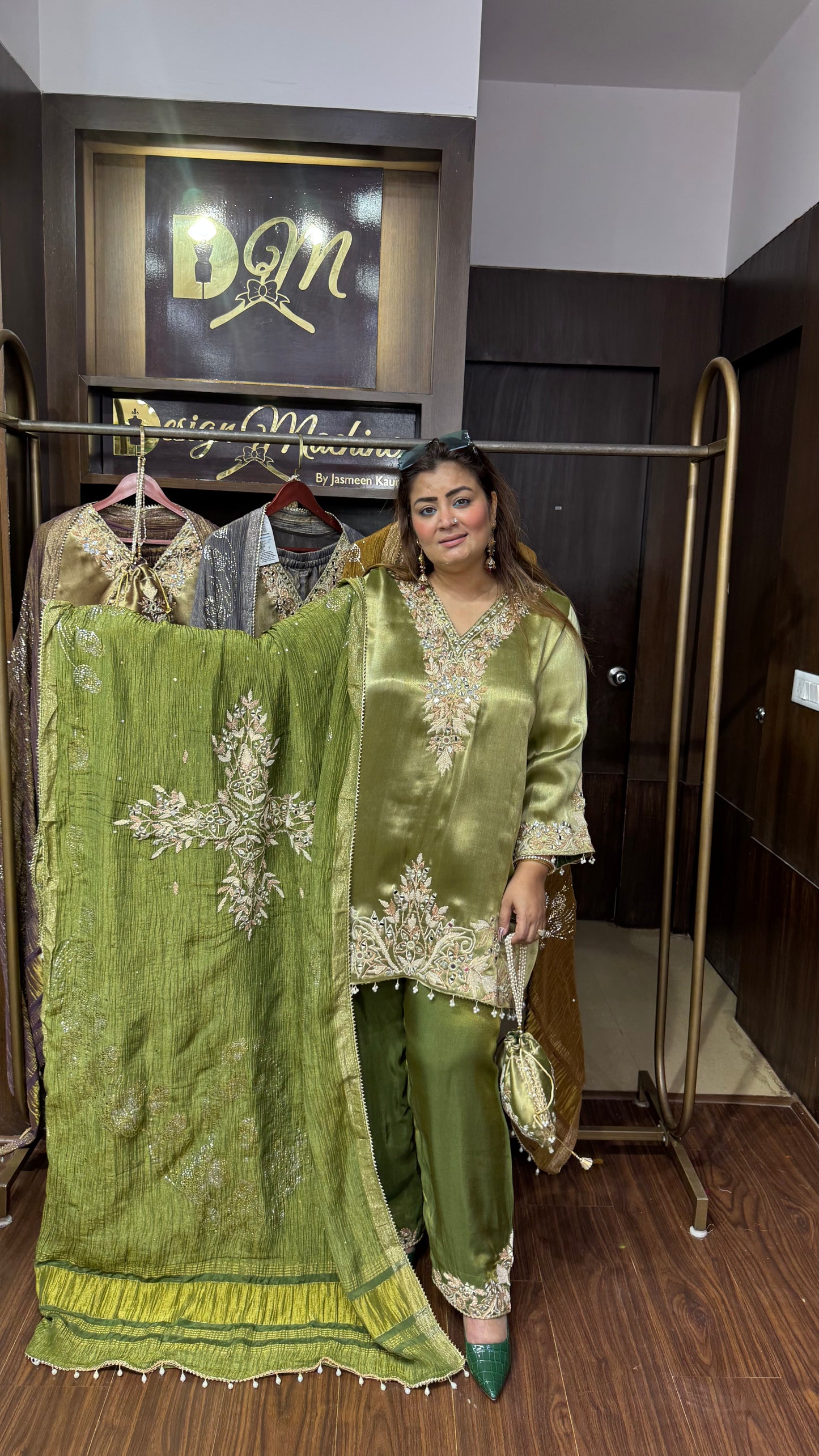 Richani  (Glass Tissue Suit)
