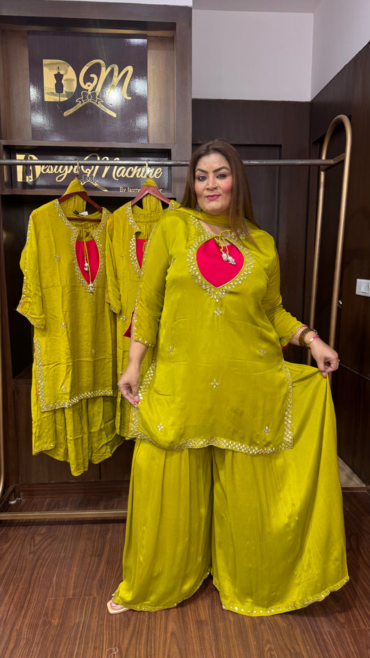 Aafreen (Pure Chinnon Crepe 4 Piece Suit)