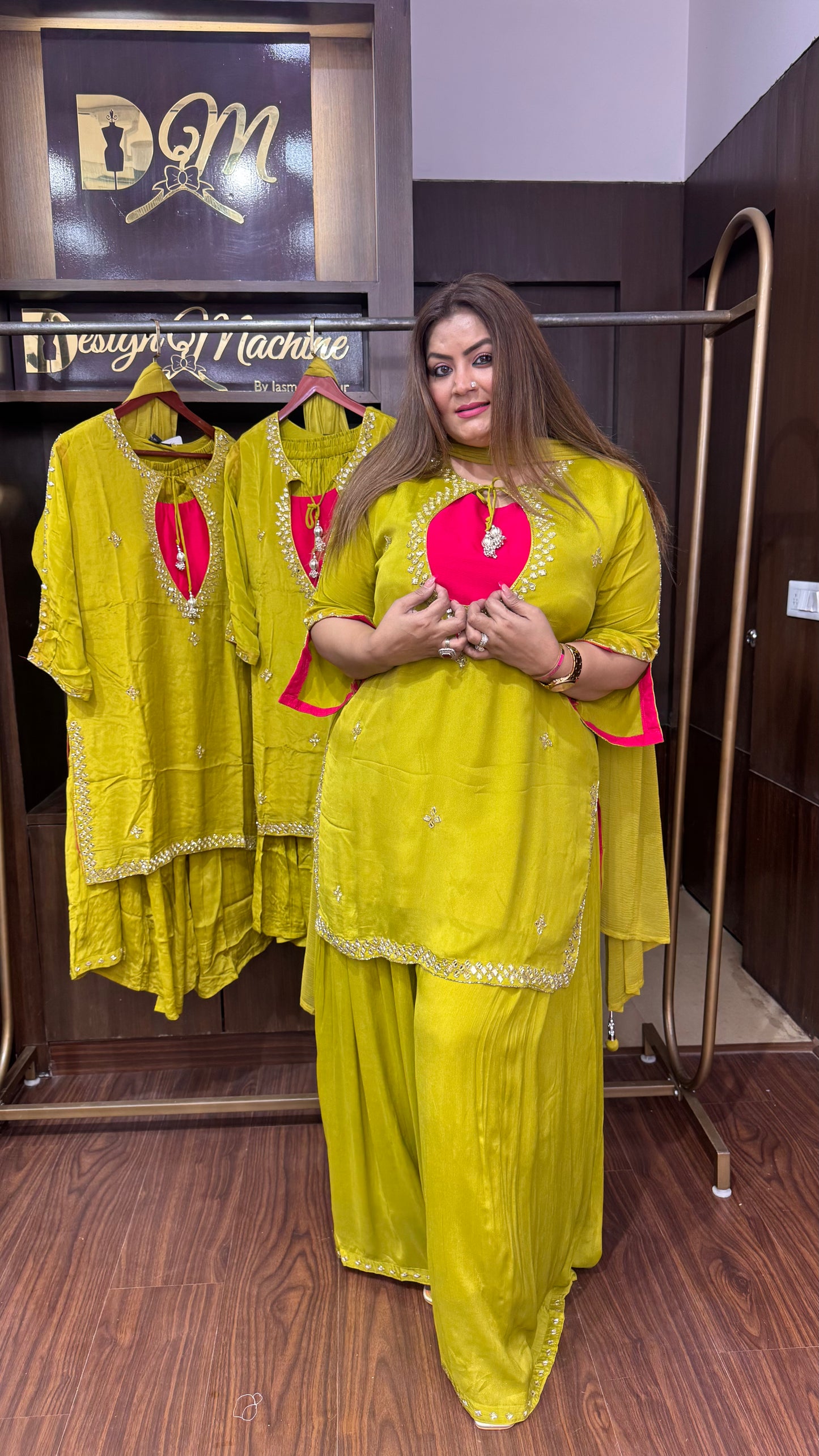 Aafreen (Pure Chinnon Crepe 4 Piece Suit)