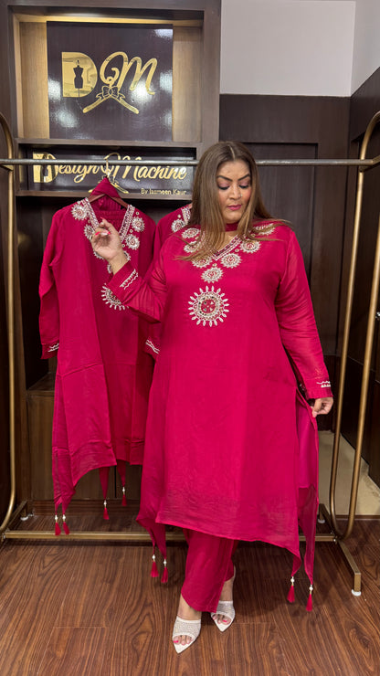 Nazneen (Pure Chinnon Crepe Suit)