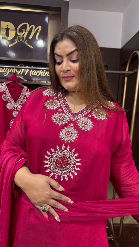 Nazneen (Pure Chinnon Crepe Suit)