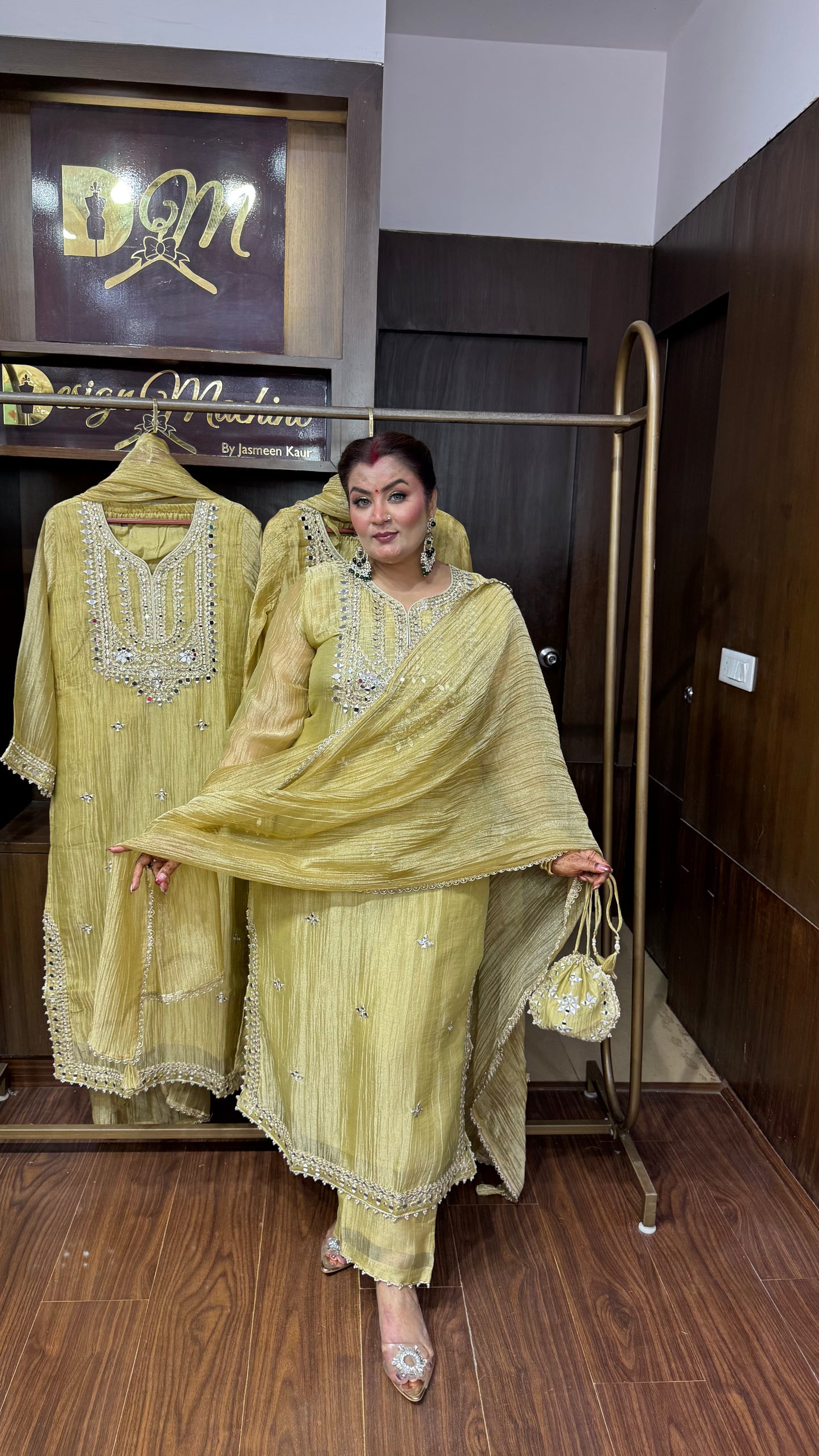 Lioré Glass Tissue Suit
