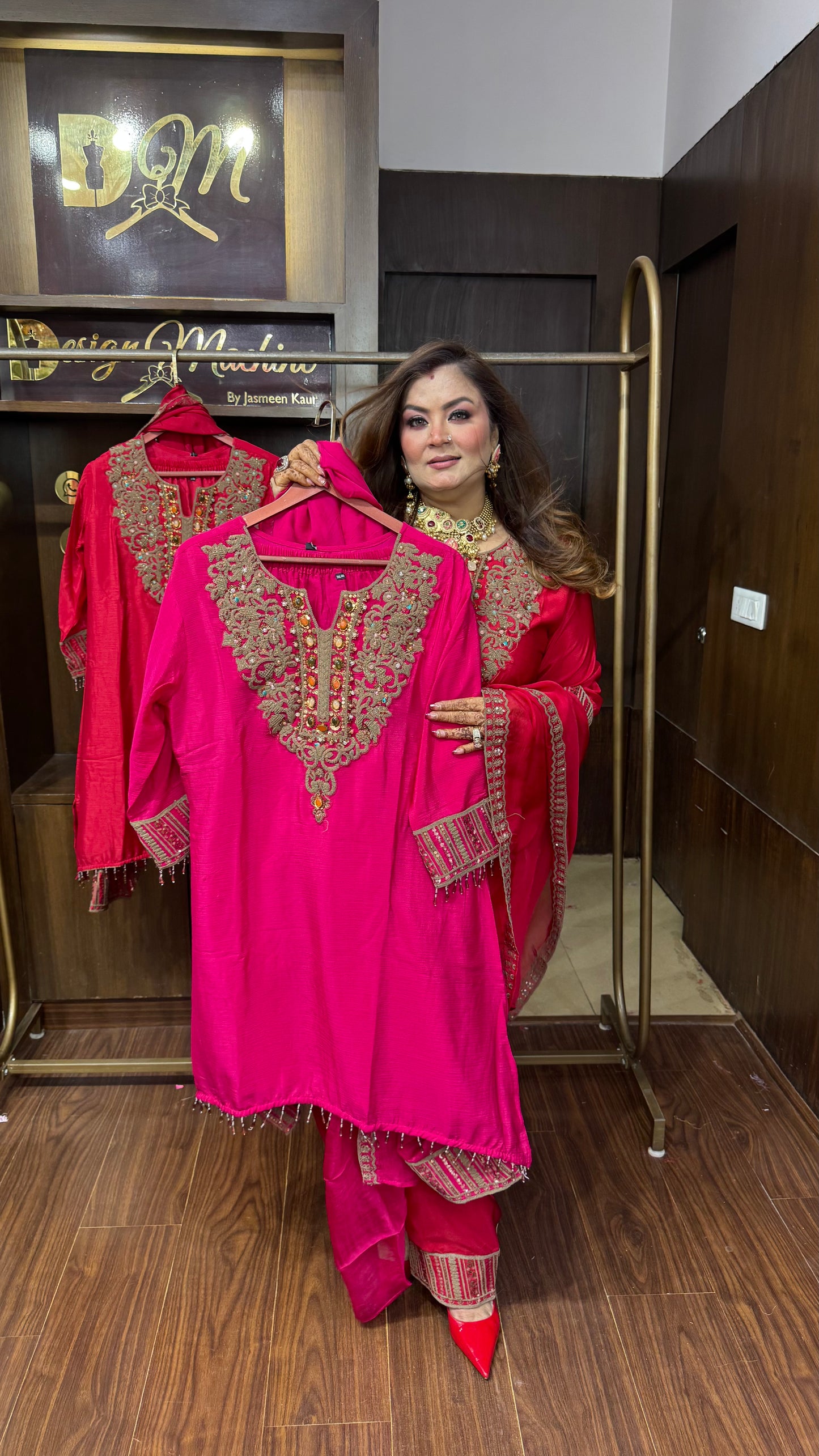 Himani (Pure Chinnon Crepe Suit)