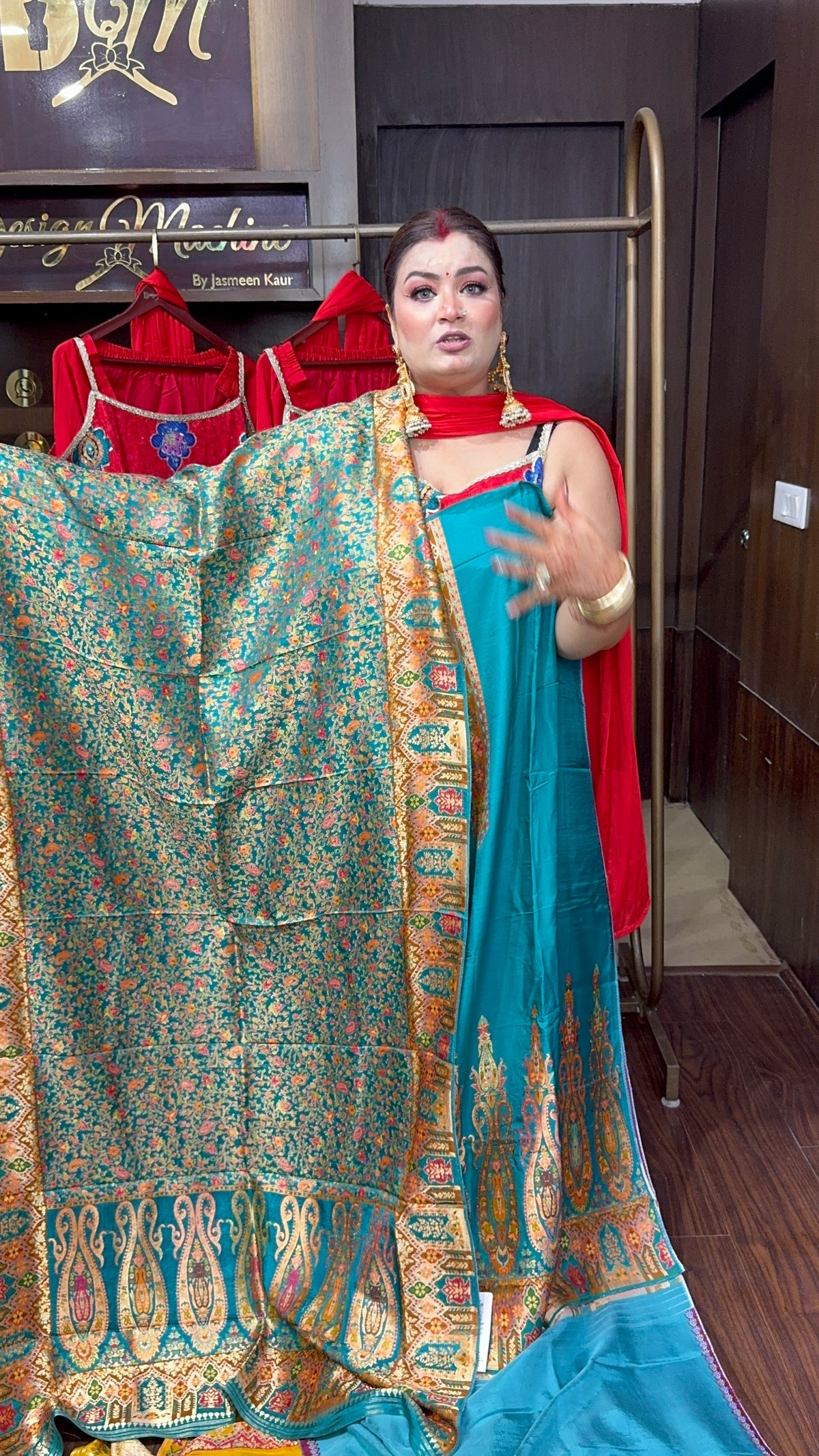 Ridhi (Pure Silk Unstitch Suit)
