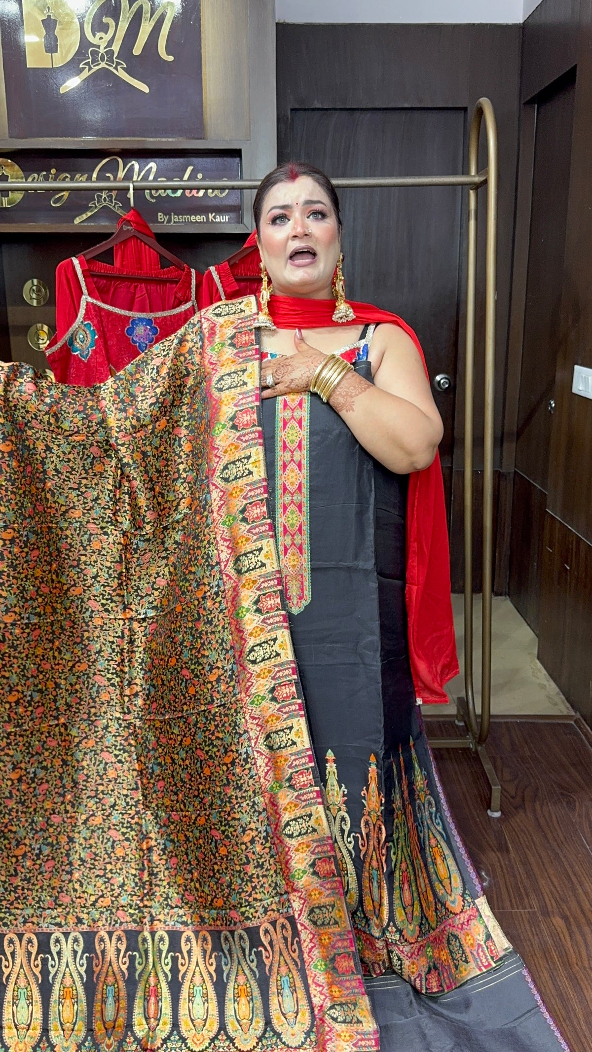 Ridhi (Pure Silk Unstitch Suit)