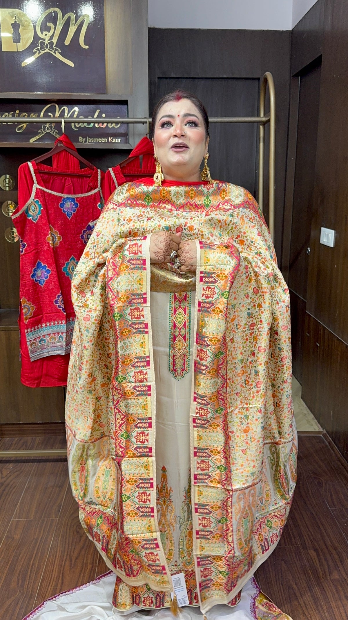 Ridhi (Pure Silk Unstitch Suit)