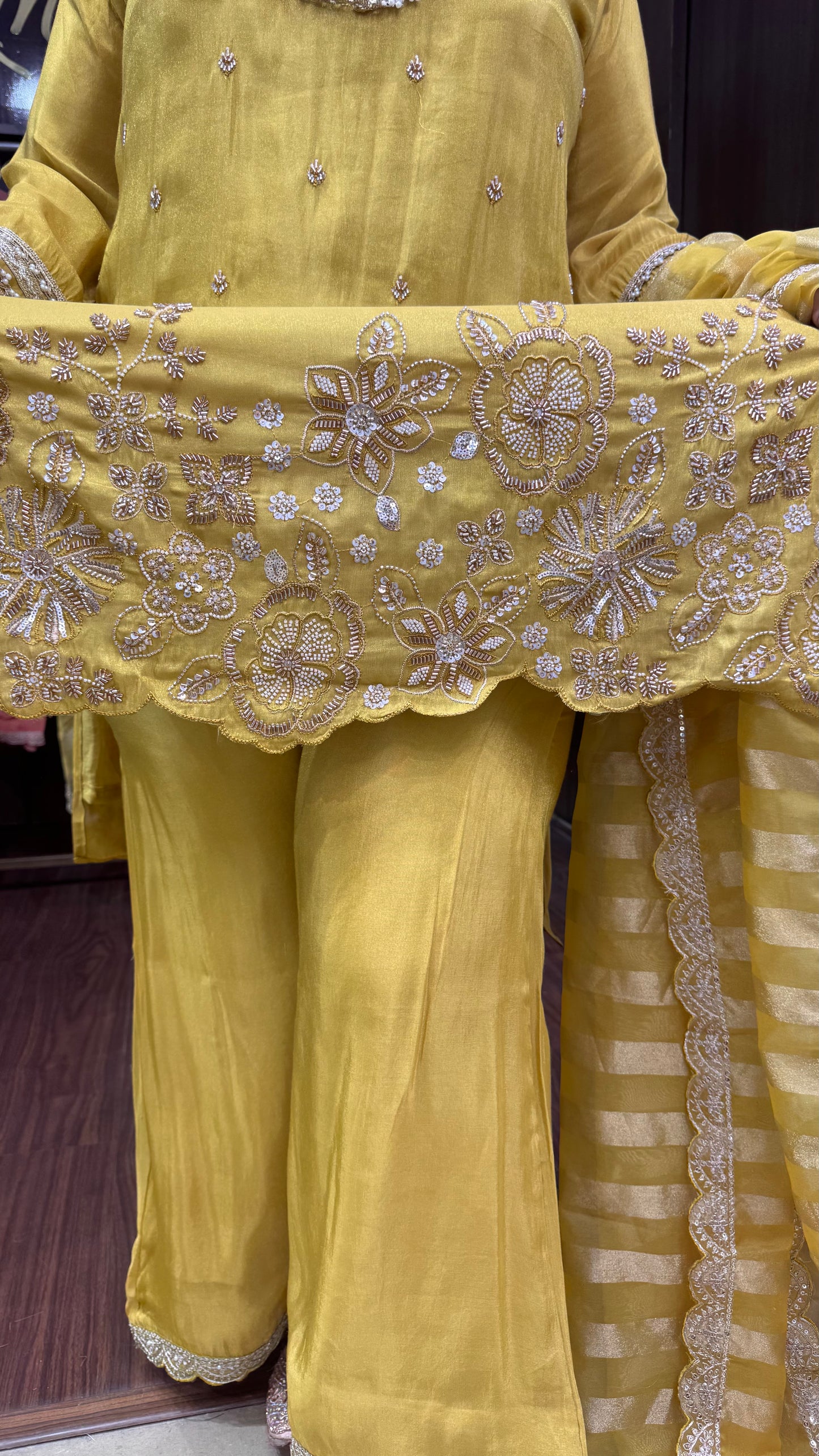 Safira (Glass Tissue Suit)