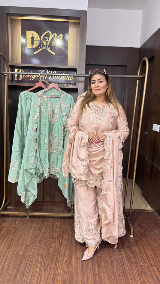 Mahira (Chinnon Suit)