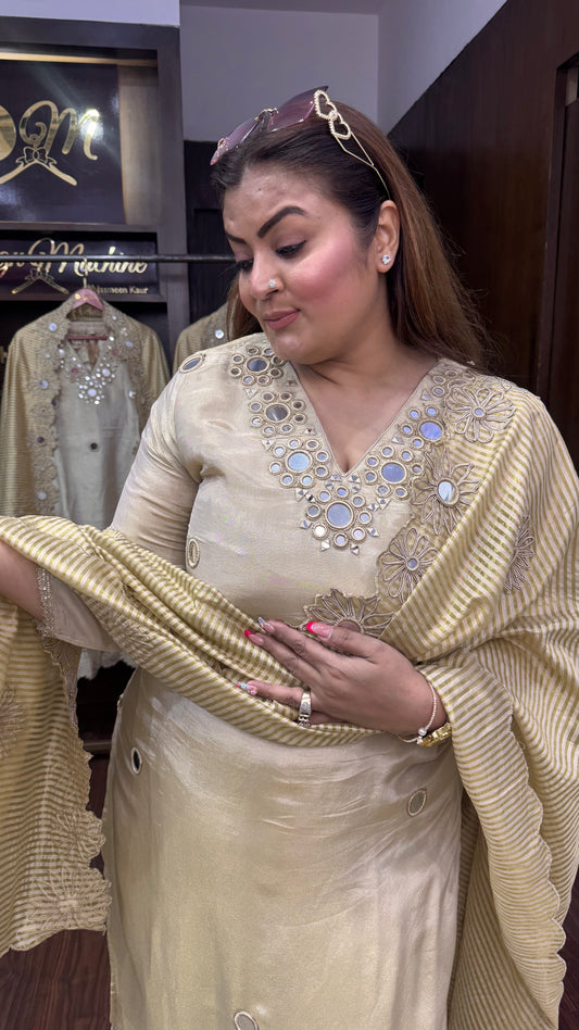 Avyra (Glass Tissue Suit)