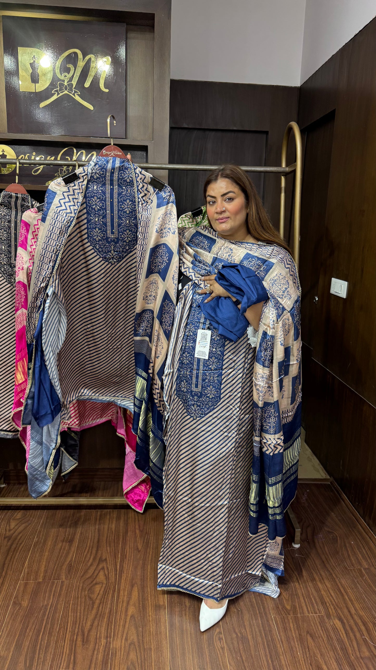 Inaya (Gajji Silk Unstitch Suit)