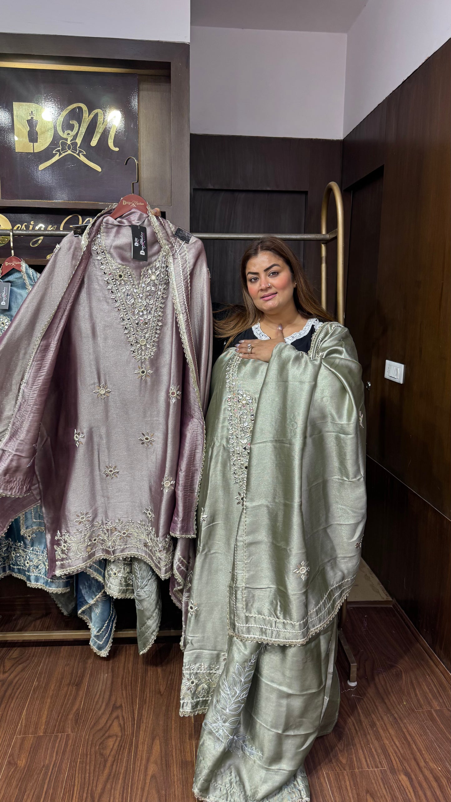 Asmi (Glass Tissue Unstitch Suit)