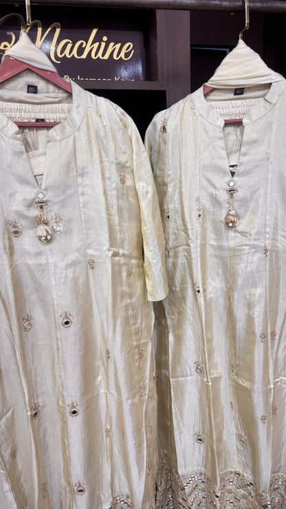 Anvaya (Glass Tissue Anarkali)