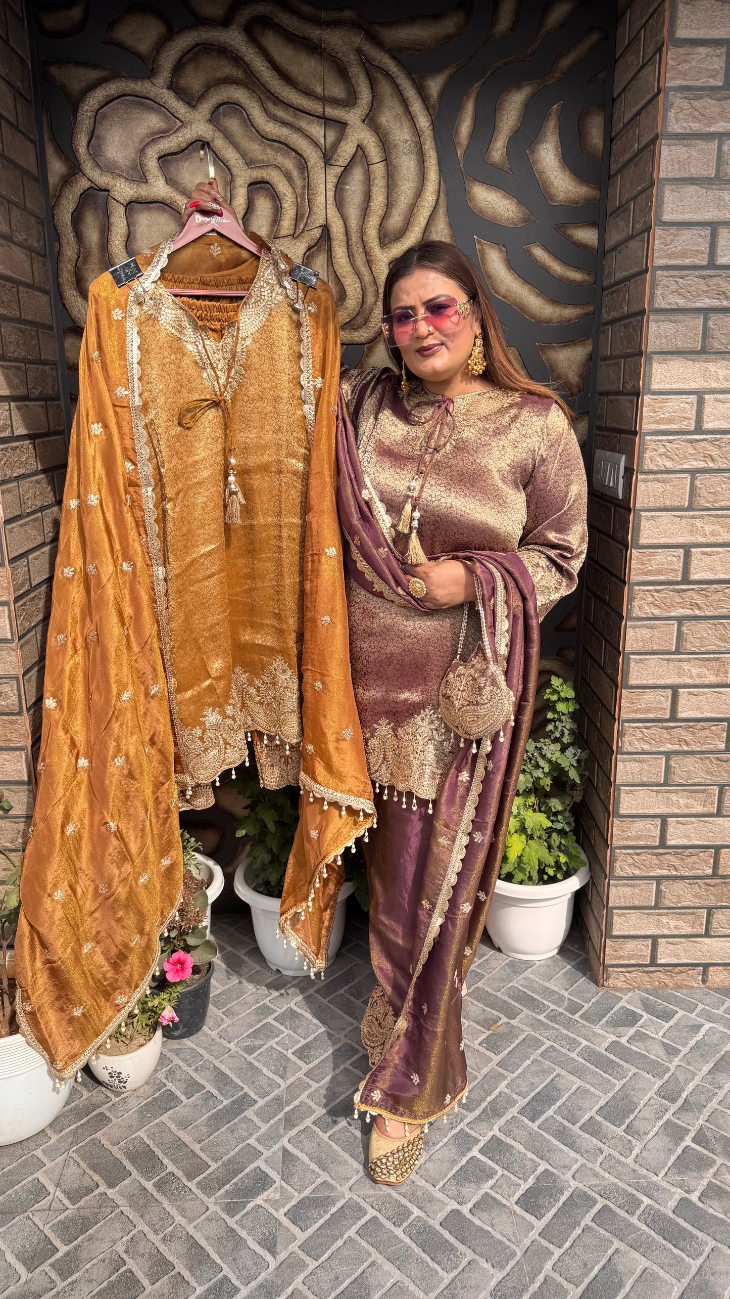 Arezia (Brocade Suit)