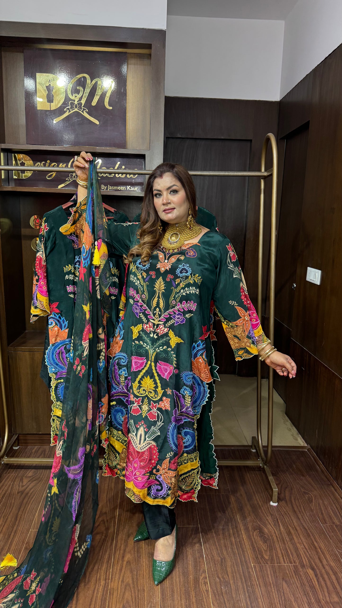 Veylora Pure Crepe Suit
